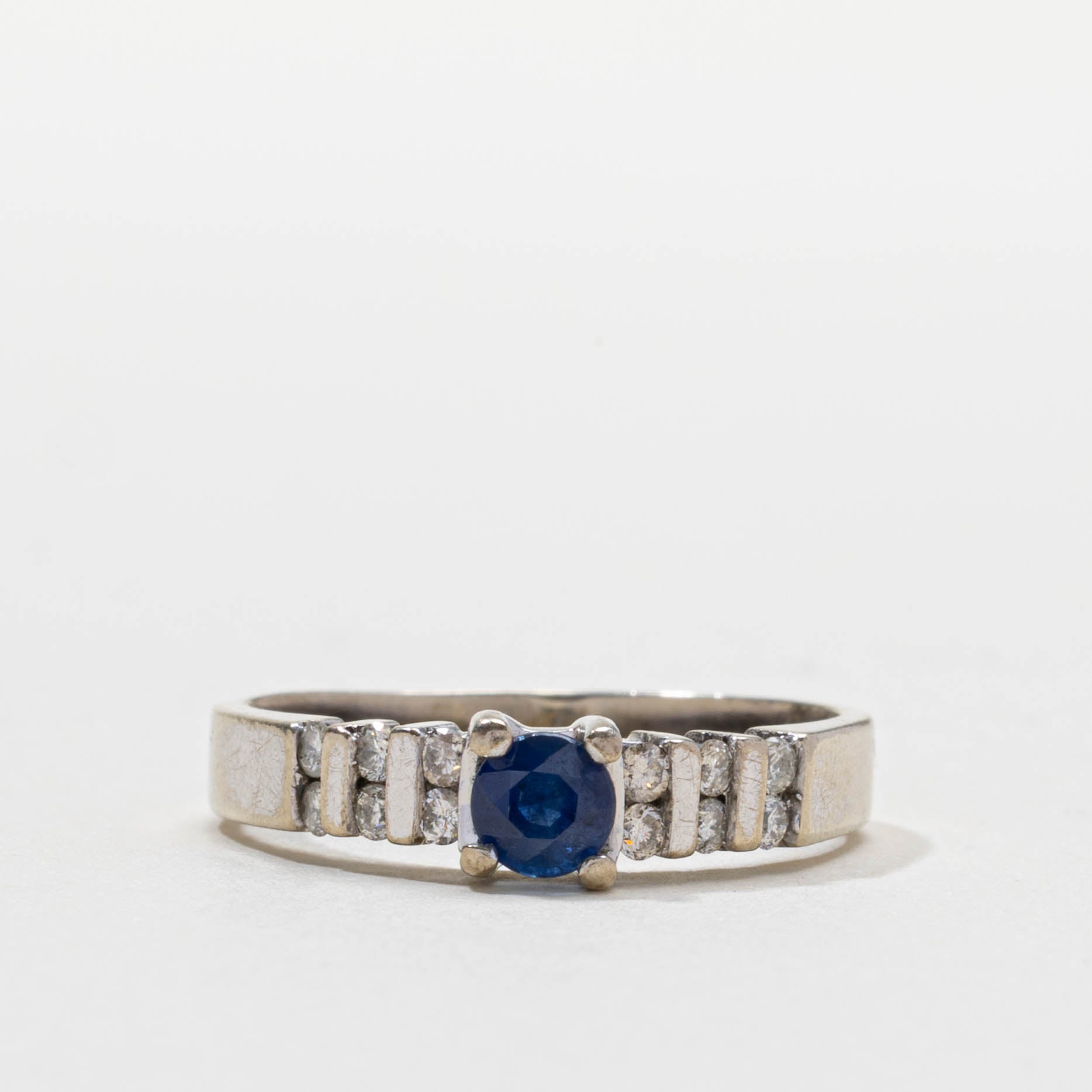 14k Round Cut Sapphire & Diamond Accented Ring | SZ 7.25