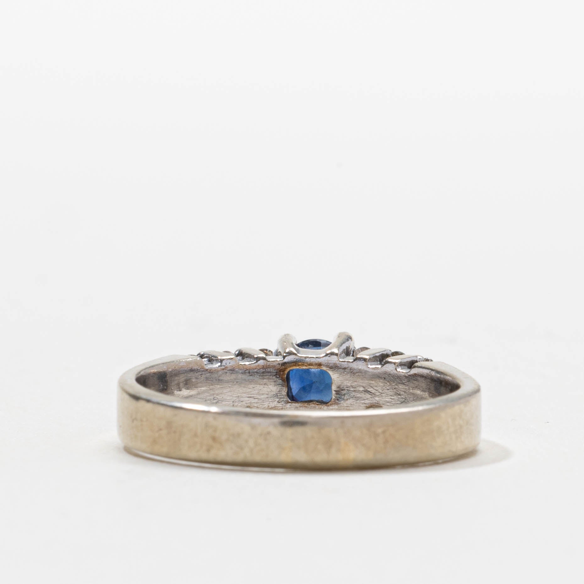 14k Round Cut Sapphire & Diamond Accented Ring | SZ 7.25