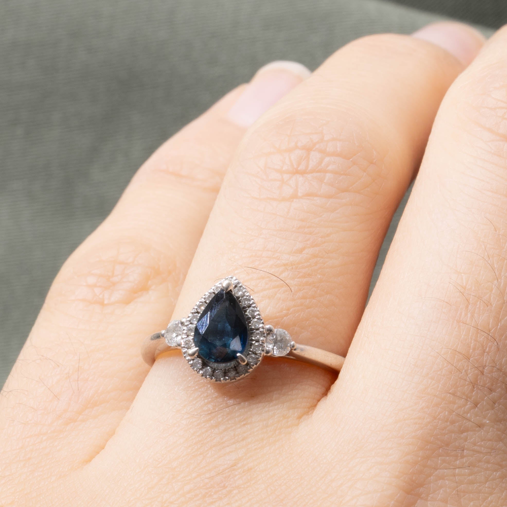 14k Pear Cut Sapphire & Diamond Halo Ring | SZ 6.25