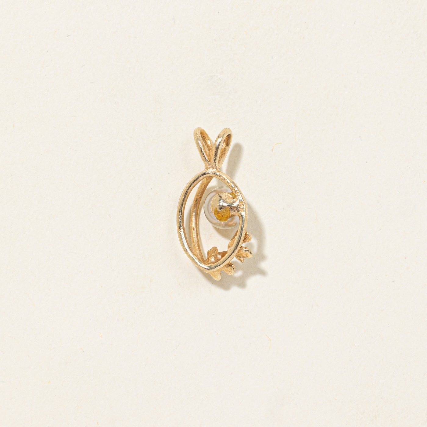 Pearl Floral Design Pendant