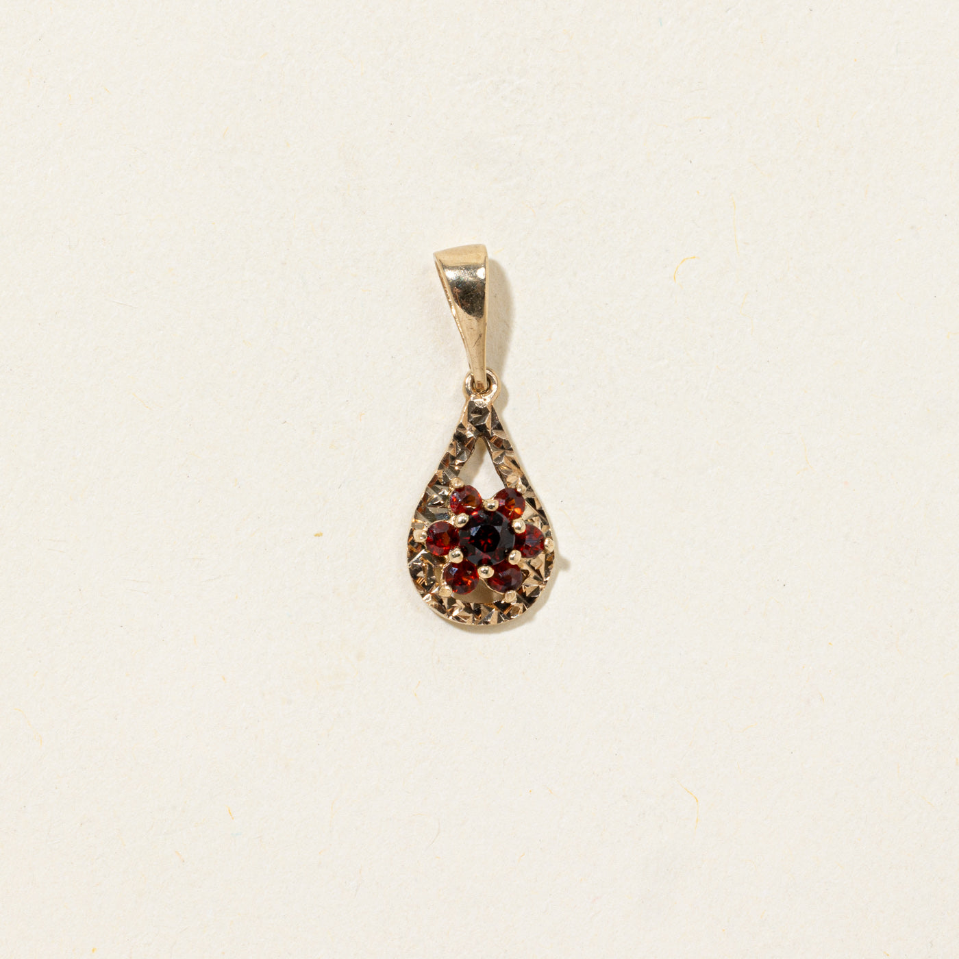 Pendentif fleur texturé en grenat de Birmingham, 1980