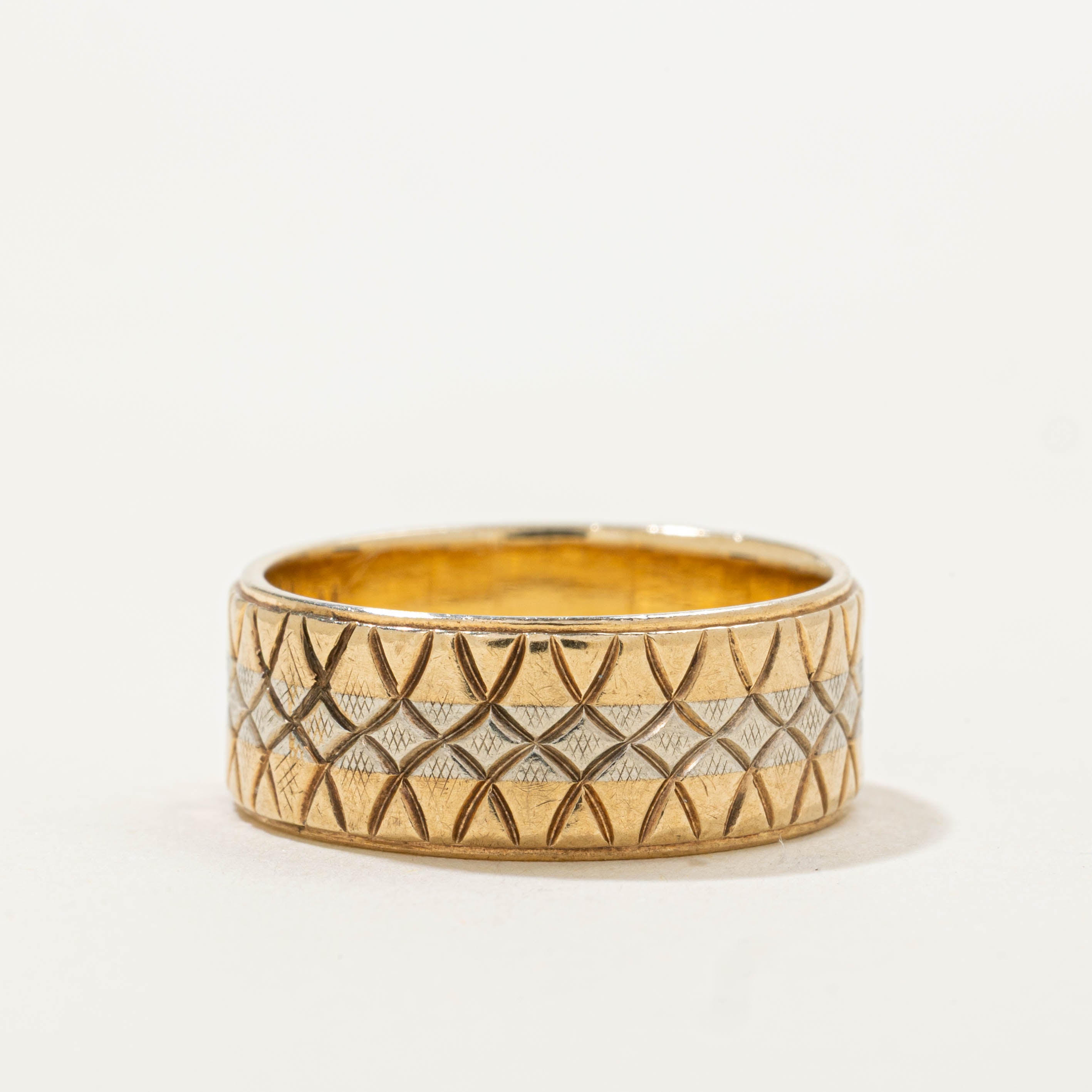 10k Two Tone Cross-Hatch Engraved Band | 7.40mm | SZ 7.25