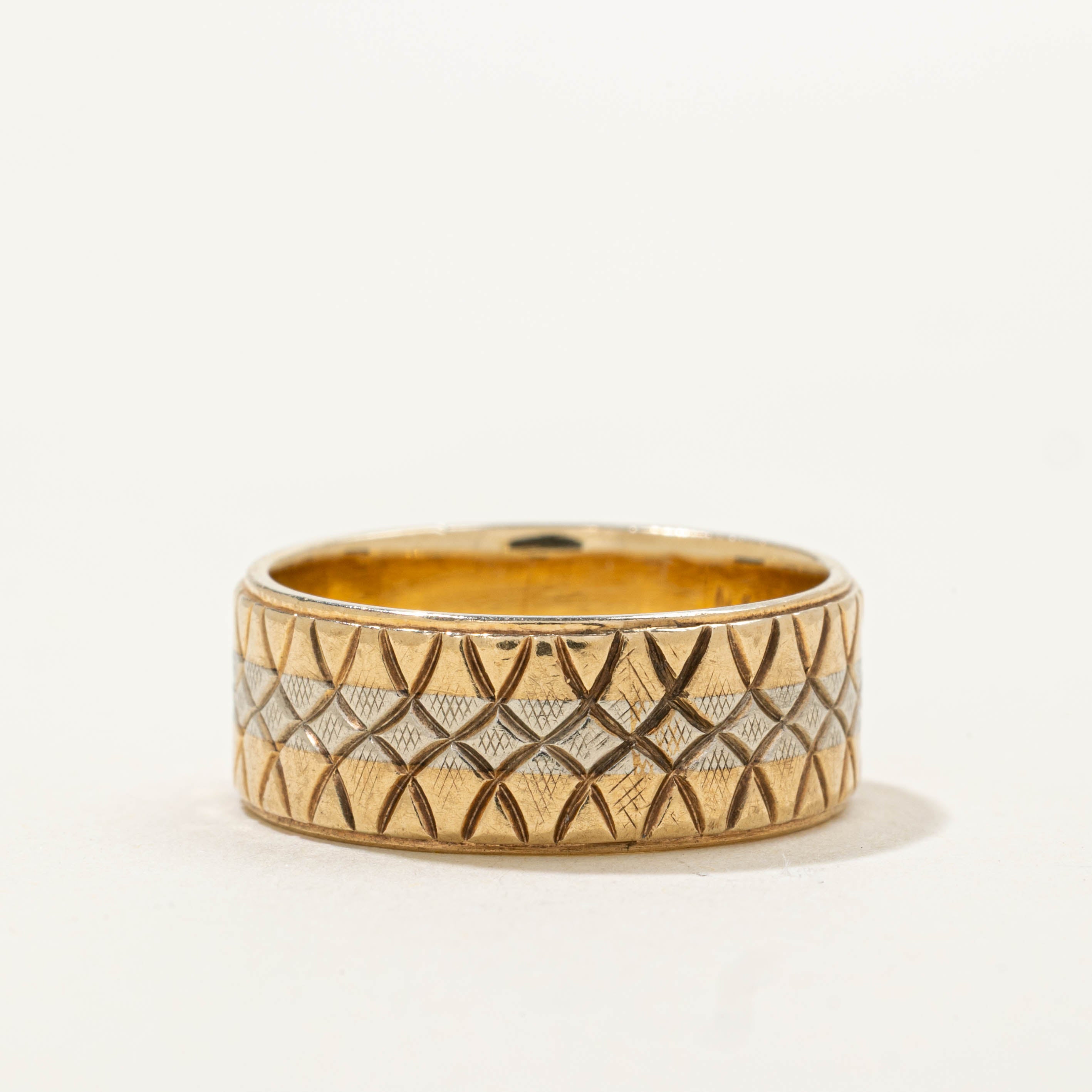 10k Two Tone Cross-Hatch Engraved Band | 7.40mm | SZ 7.25