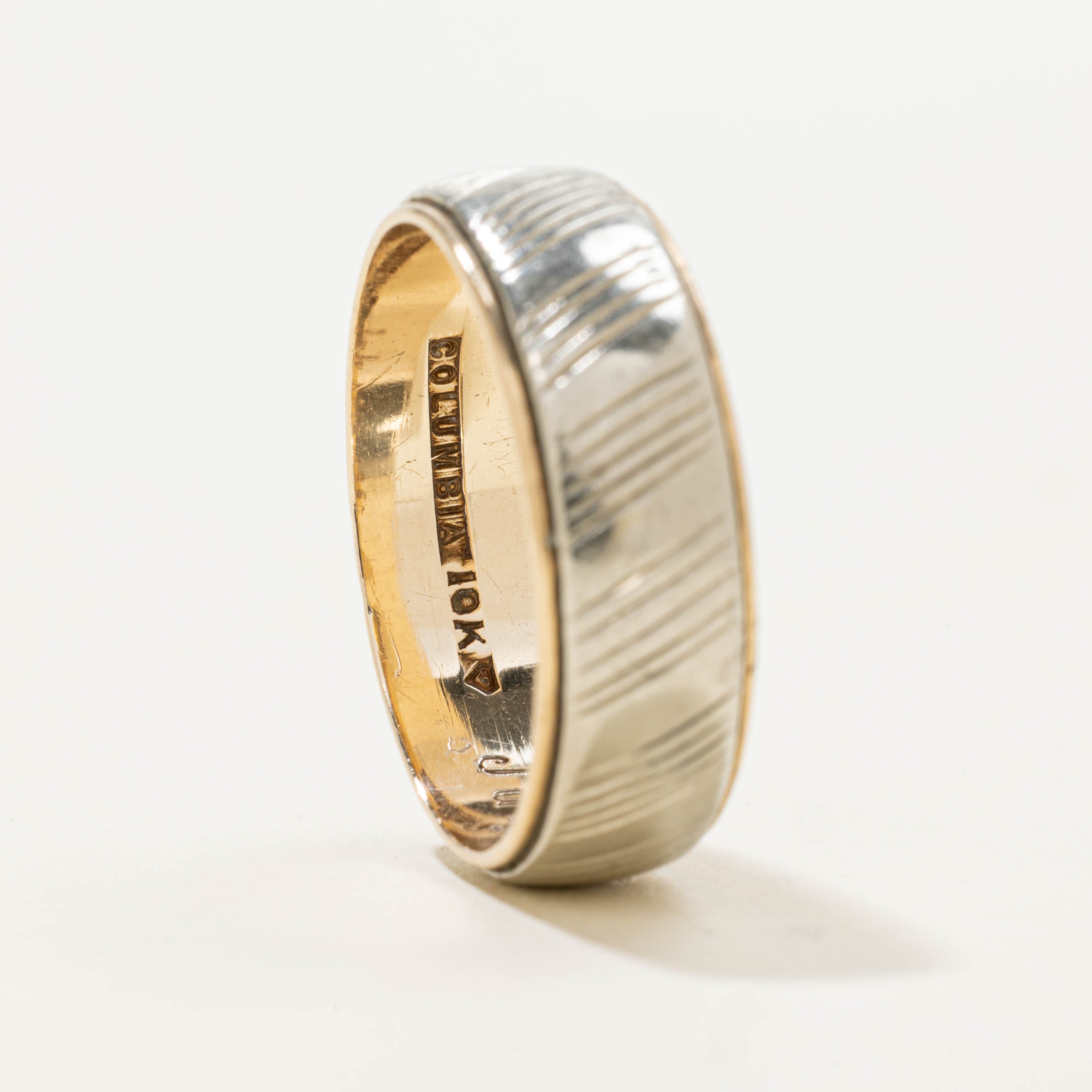 10k Two Tone Diagonally Grooved Band | 7.05mm | SZ 10