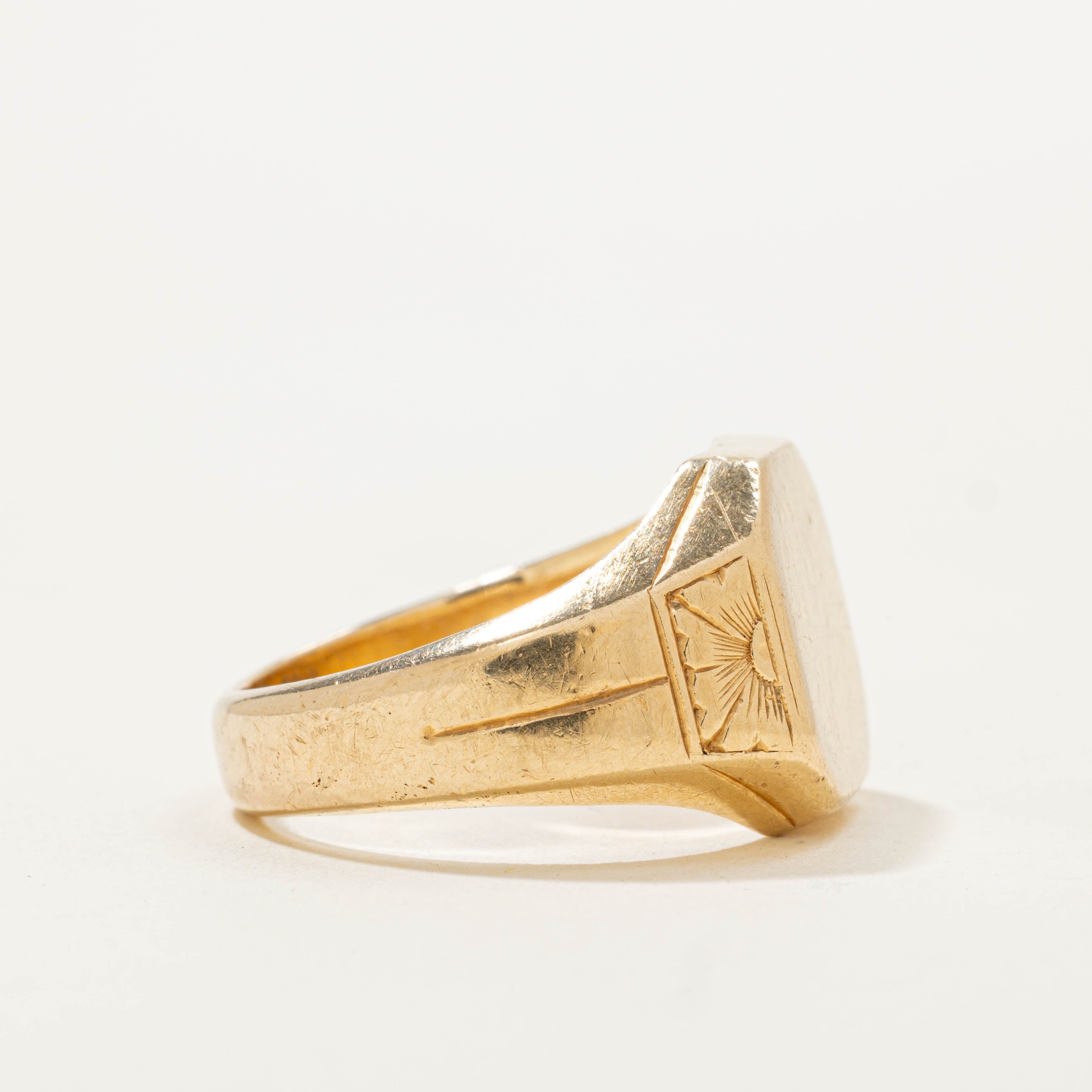 14k Flower Engraved Signet Ring | SZ 8.75