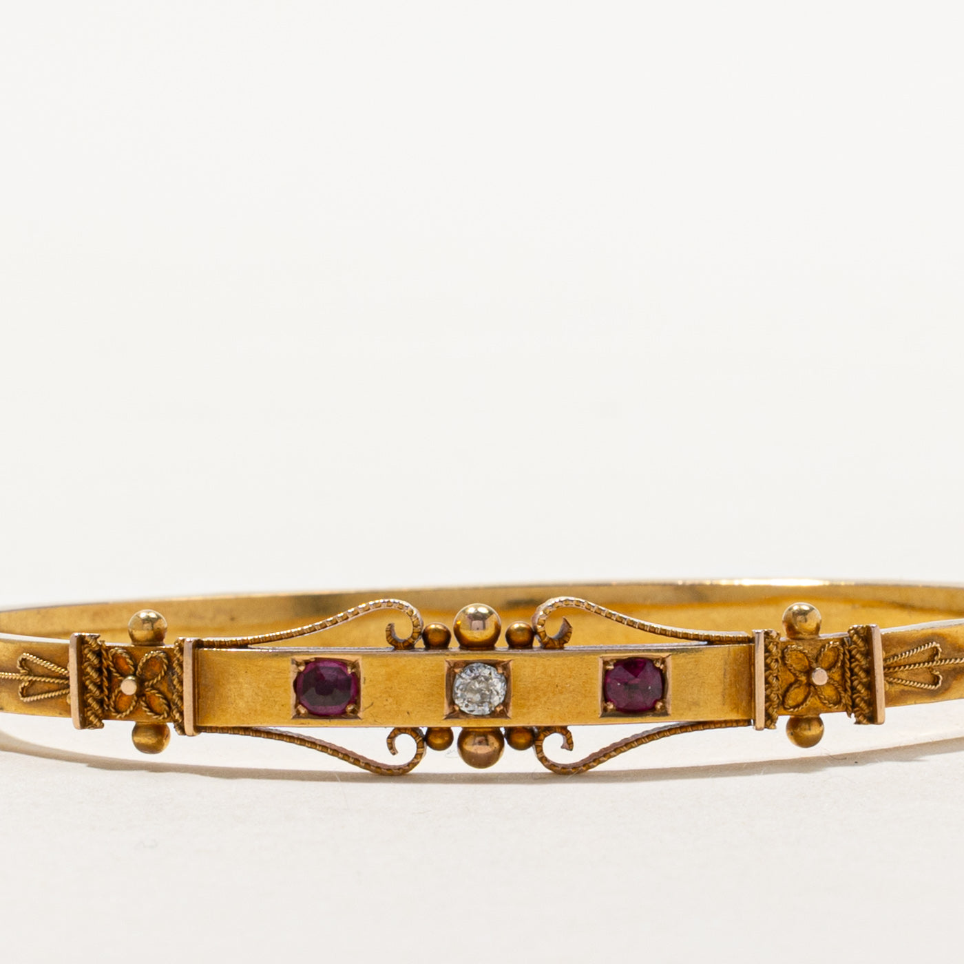 Bracelet jonc victorien en diamants taille ancienne et rubis | 0,10 ct, 0,20 ct au total | 7,5" |