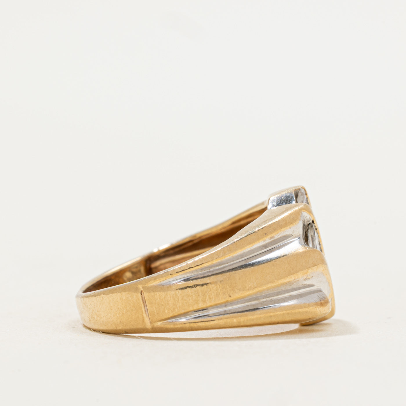 Channel Set Diamond Cross Over Ring | 0.14ctw | SZ 7.5 |