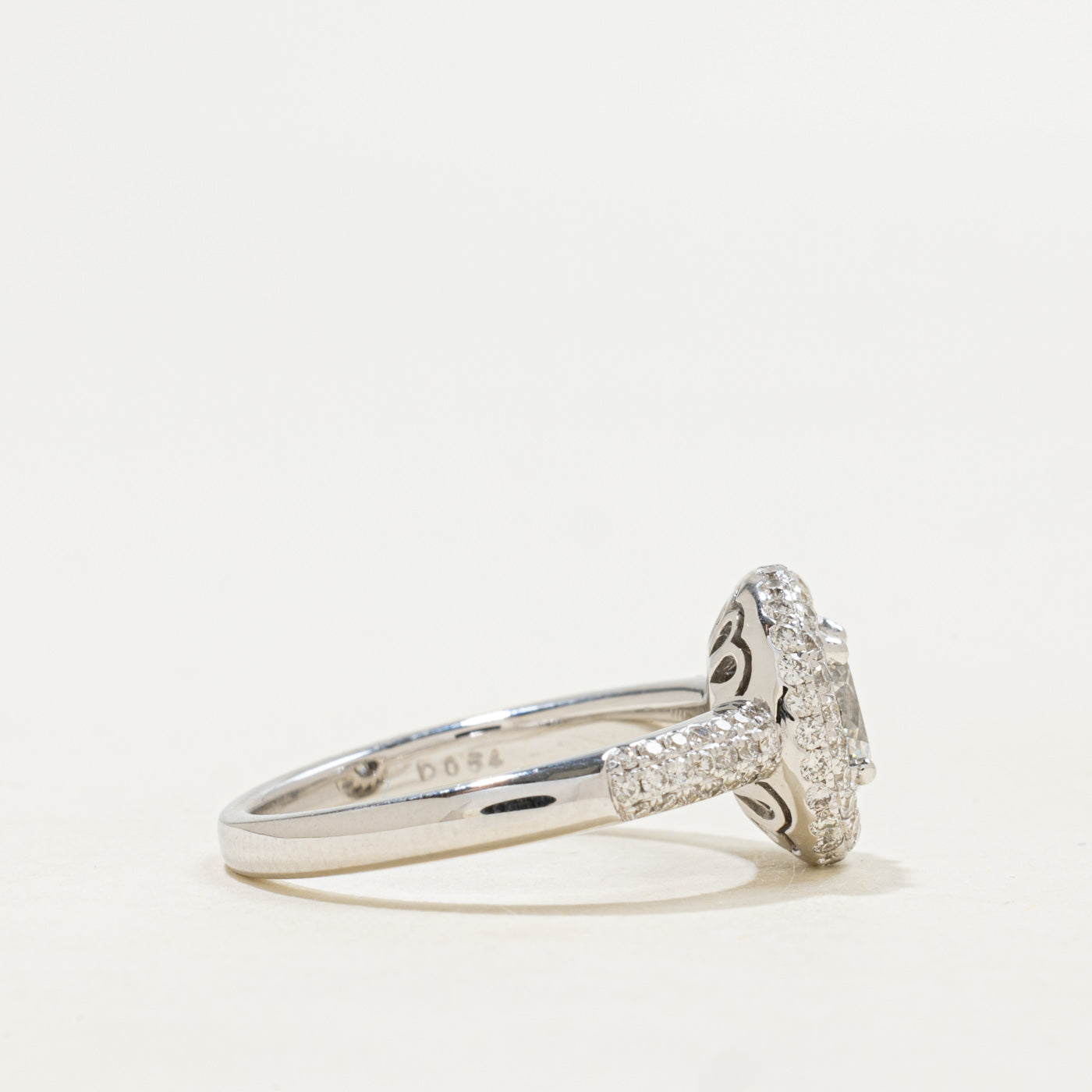 Bague de fiançailles halo sertie de diamants pavés en or 18 carats | 1,47 ct au total, pureté SI1, couleur E | Taille 6,5