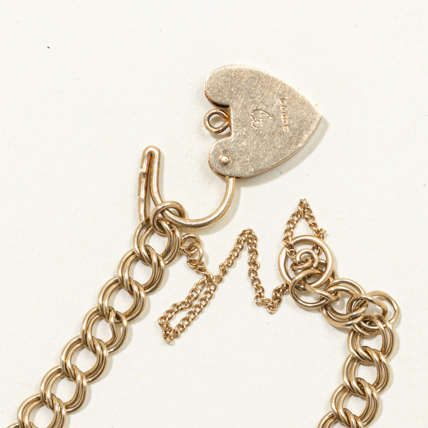1975 London 9k Heart Padlock Bracelet | 7"