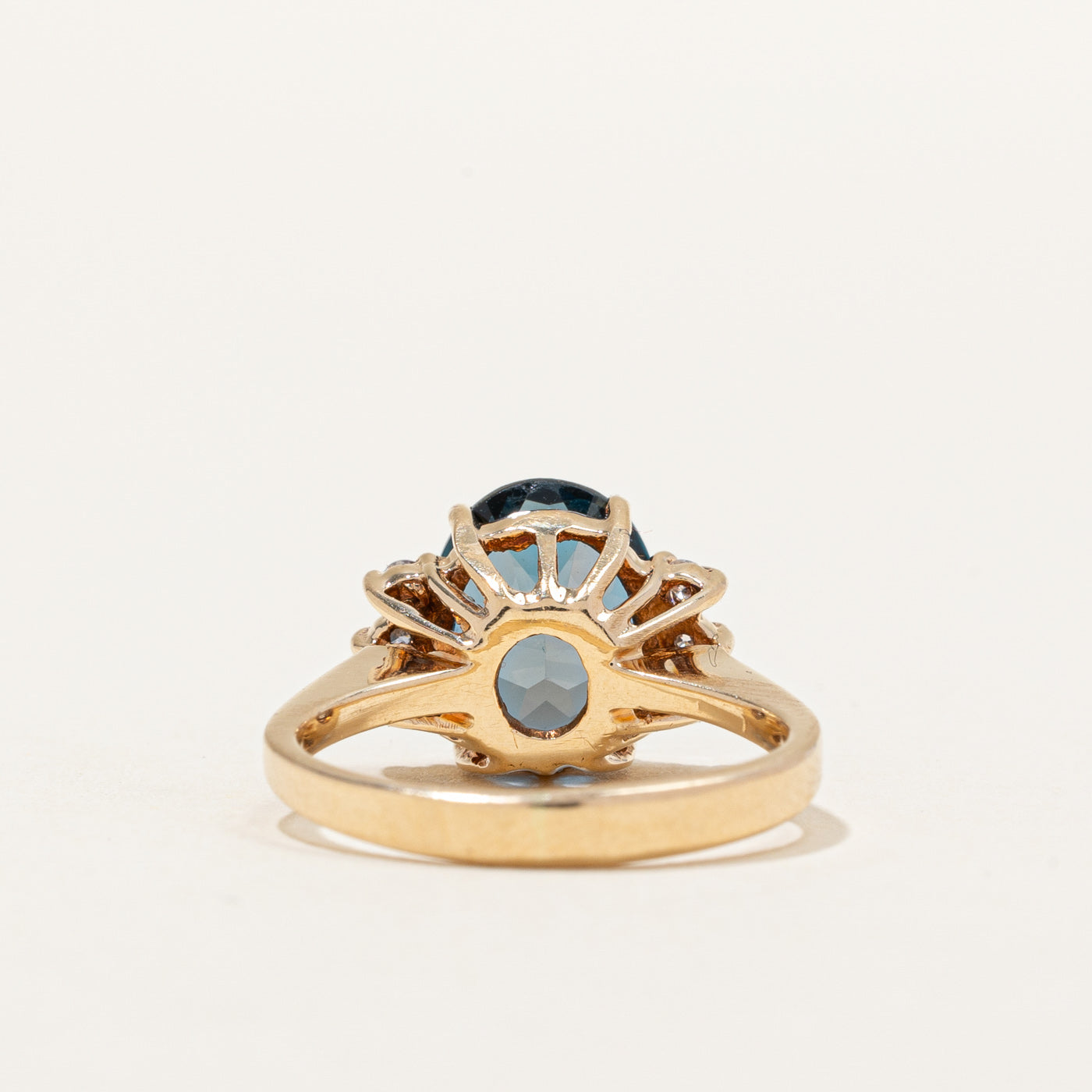 Bague en topaze bleue de Londres et diamants | 2,75 ct, 0,12 ct au total | Taille 5,25 |