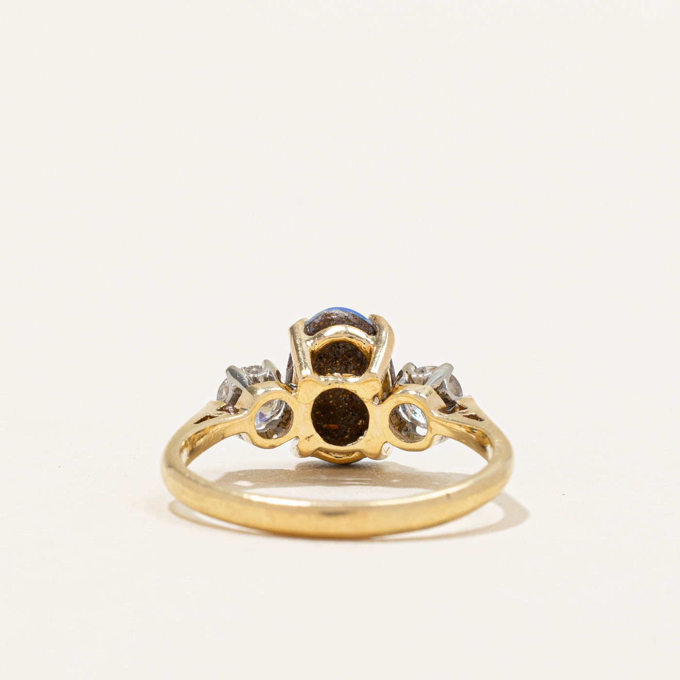 Bague cocktail triplet en opale simulée et diamants | 0,95 ct, 0,30 ct au total | Taille 4,75 |