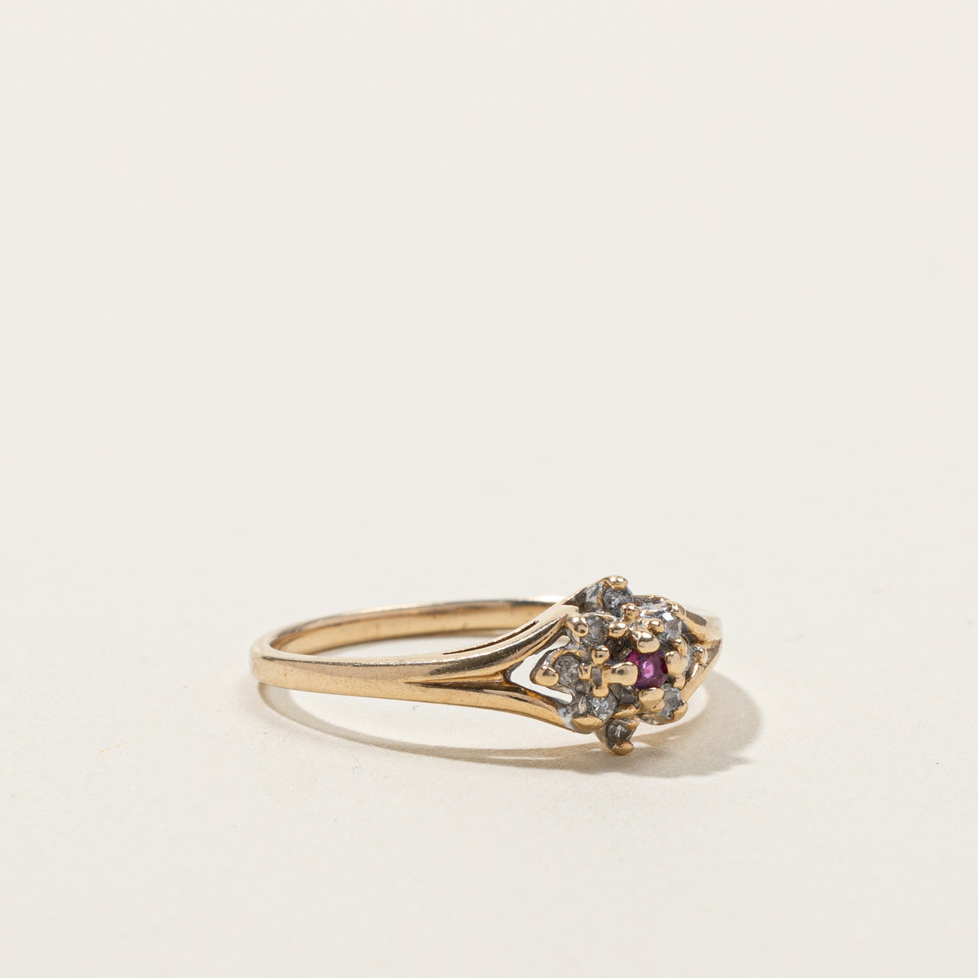 Cluster Diamond & Ruby Ring | 0.08ctw | 0.03ct | SZ 6.75 |
