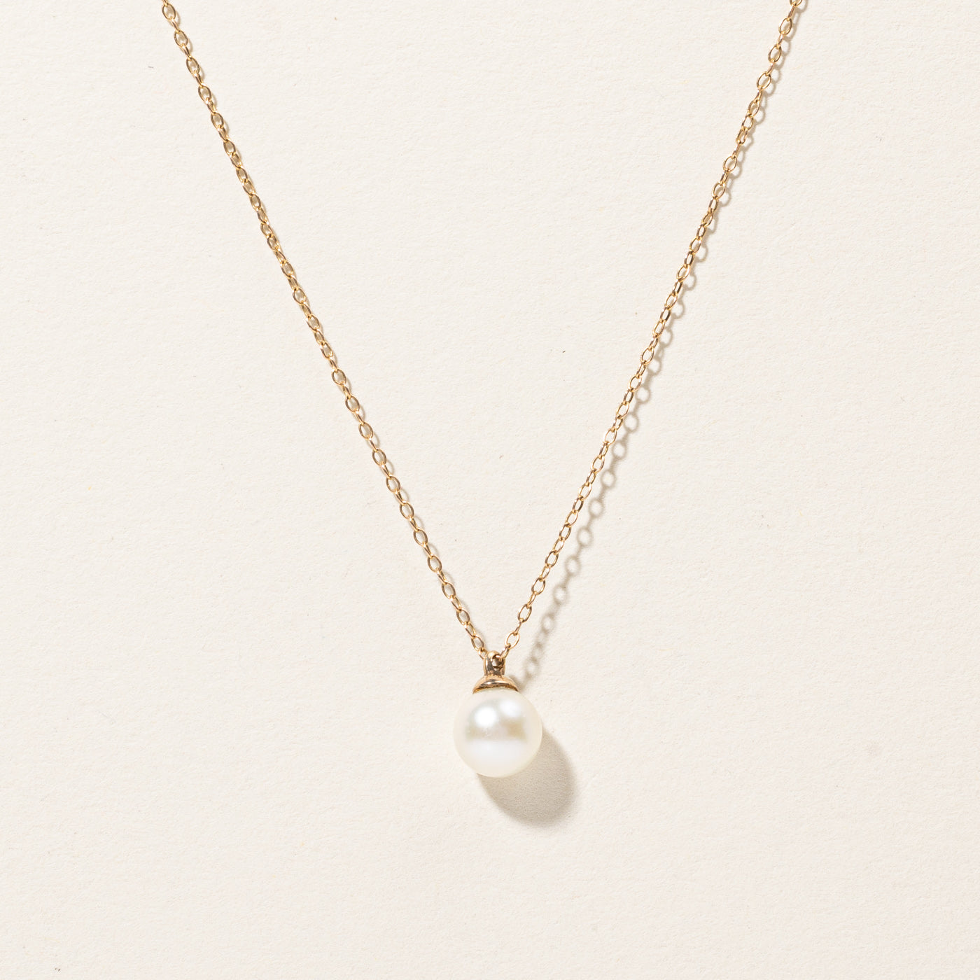 Pearl Pendant Necklace | 16"|