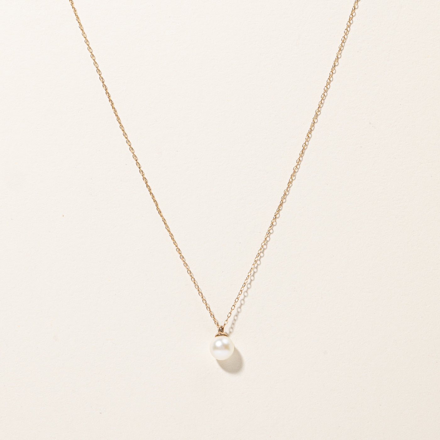 Pearl Pendant Necklace | 16"|