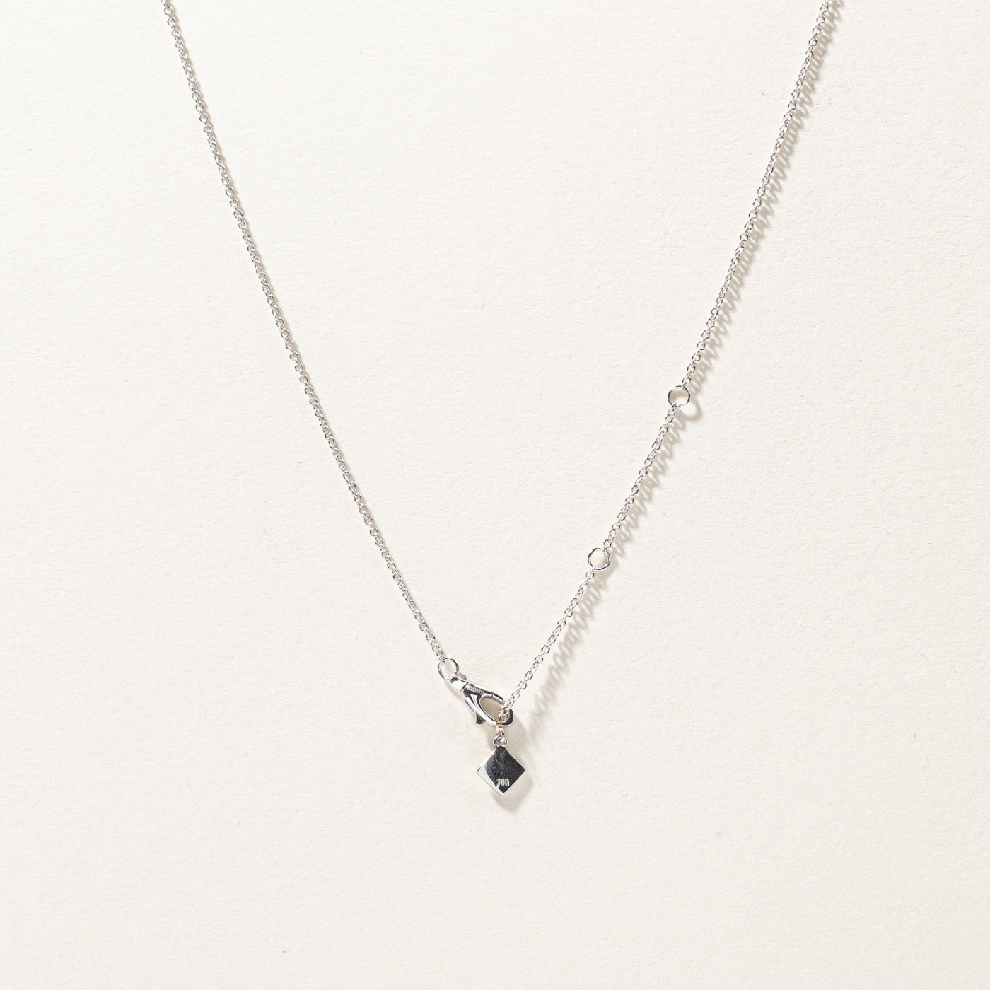 Collier pendentif trois diamants | 0,15 ct au total | 50,8 cm (20 po) |