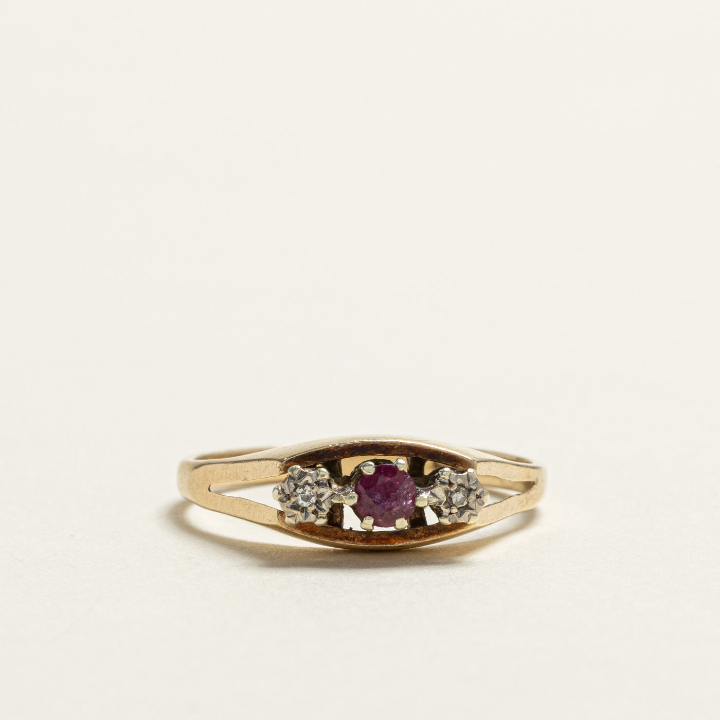 1979 London Three Stone Ruby & Diamond Ring | 0.14ct | 0.01ctw | SZ 7.25 |