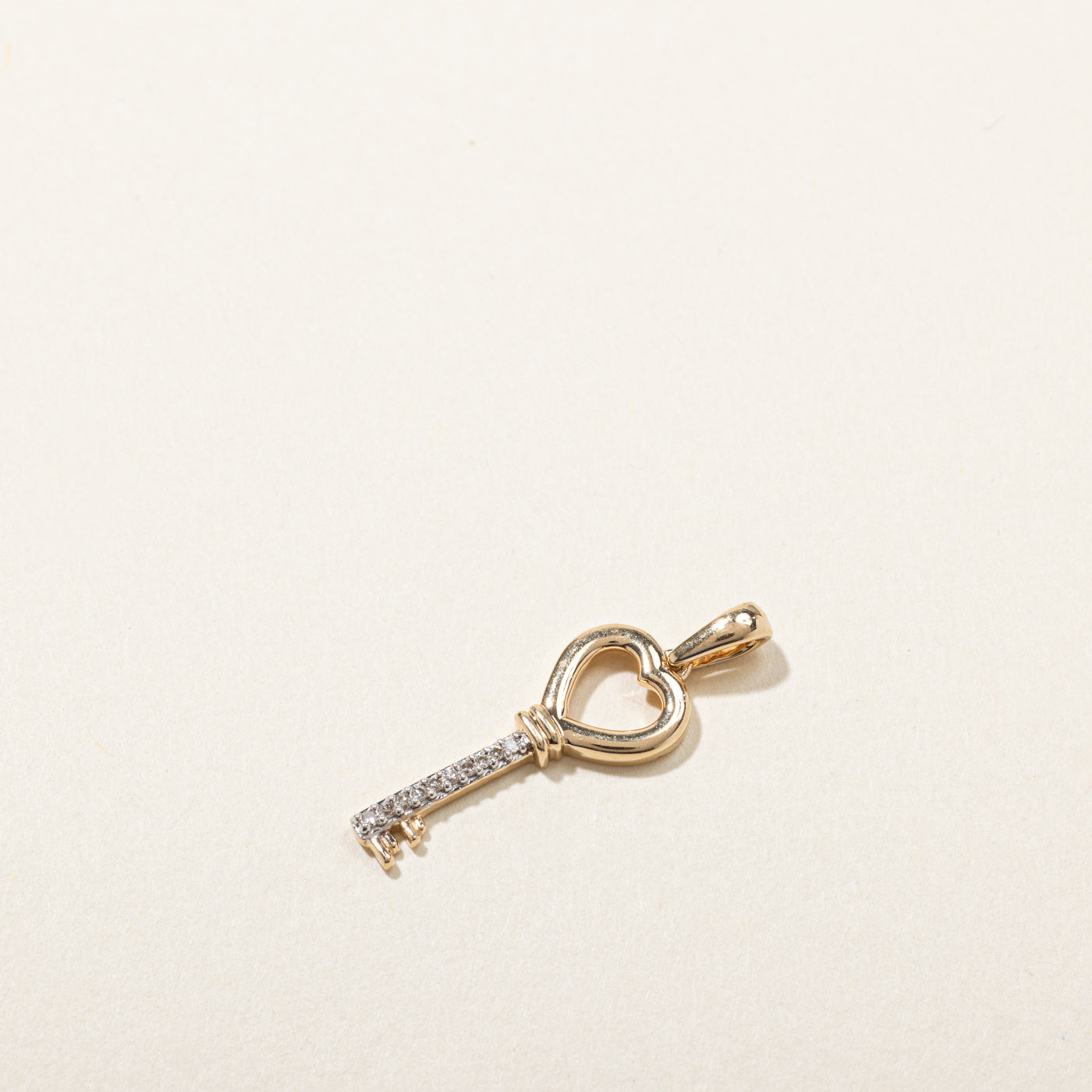 Diamond Key Charm | 0.03ctw |