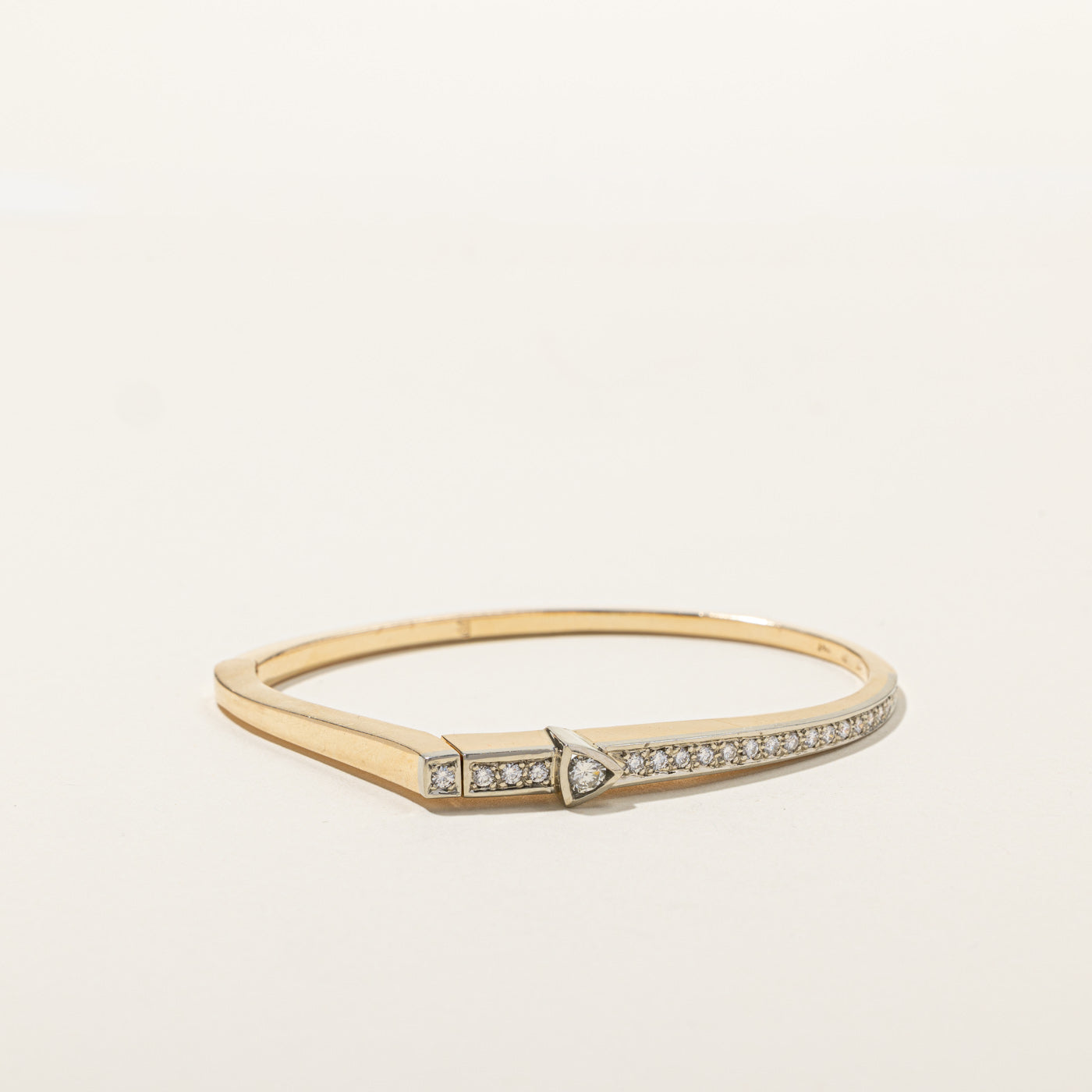 Diamond Bangle | 0.62ctw | 6"|