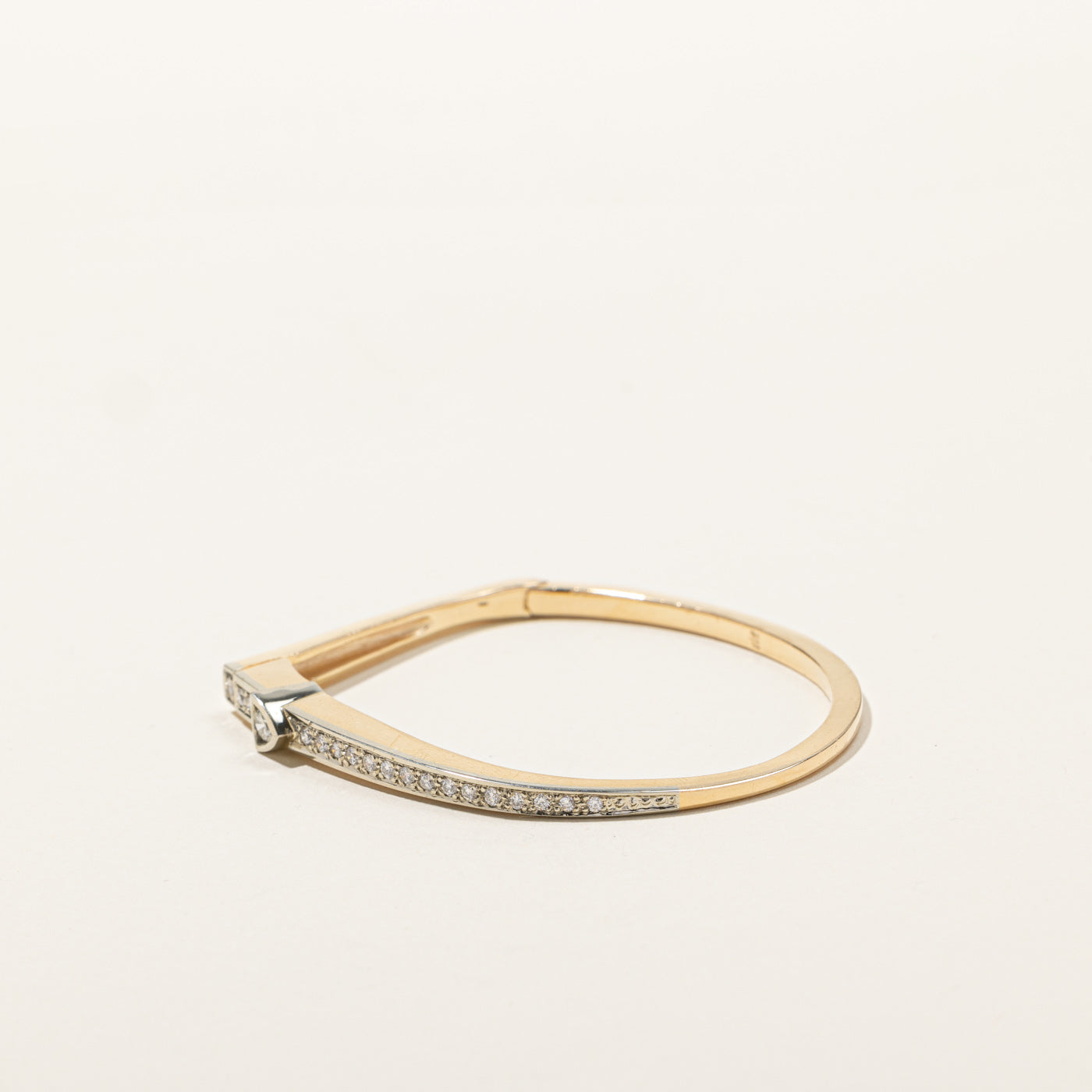 Diamond Bangle | 0.62ctw | 6"|