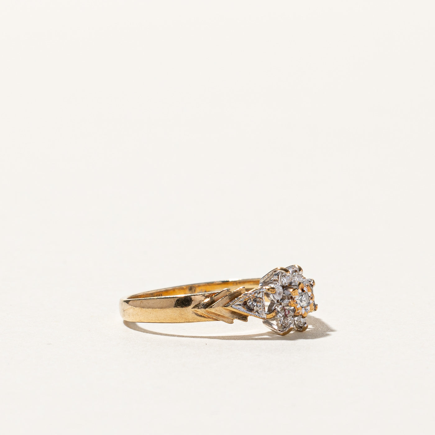 1991 Sheffield Cluster Diamond Ring | 0.10ctw | SZ 6 |