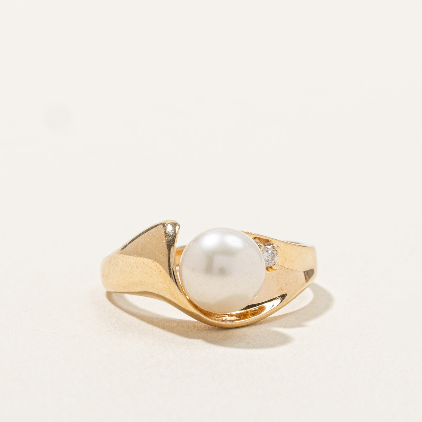 Pearl & Diamond Ring | 0.05ct | SZ 8 |