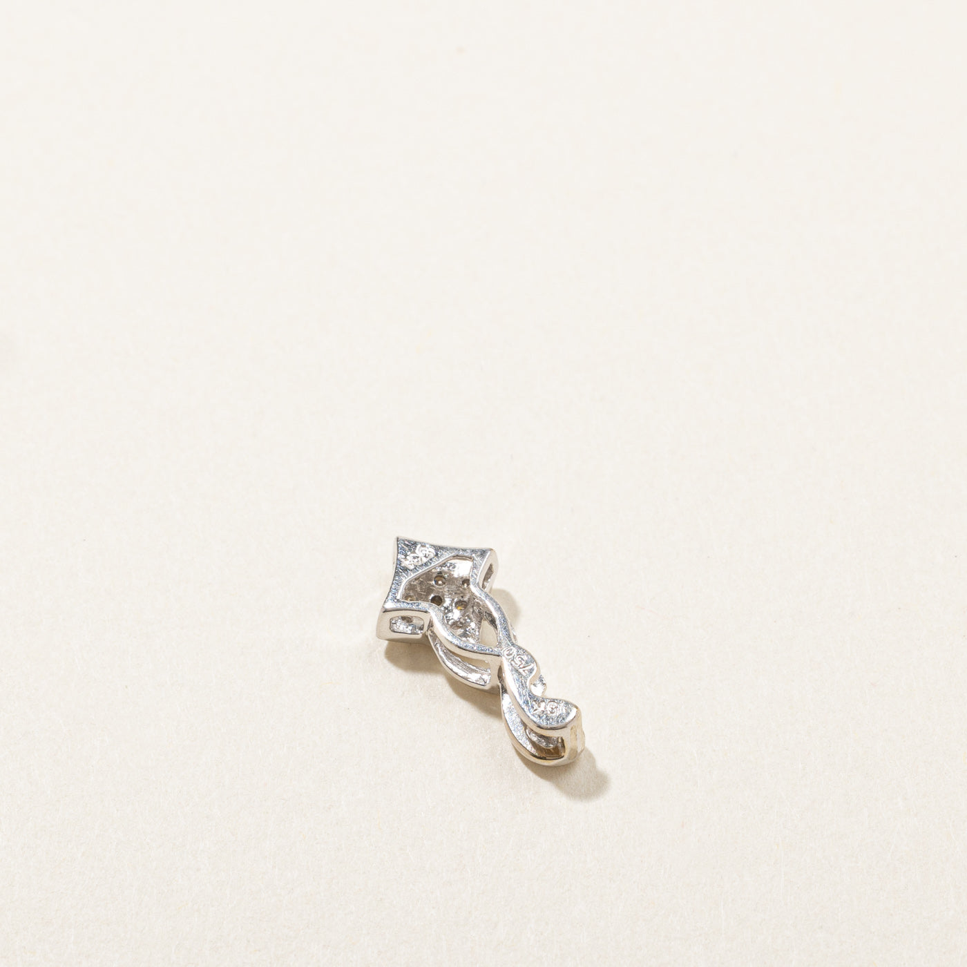 Cluster Diamond Pendant | 0.03ctw |