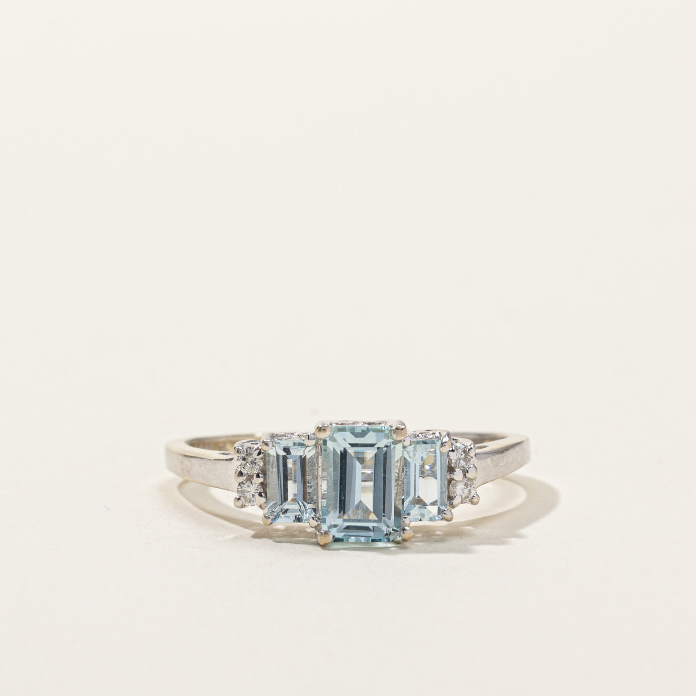Aquamarine & Diamond Ring | 1.30ctw | 0.10ctw | SZ 10.5 |