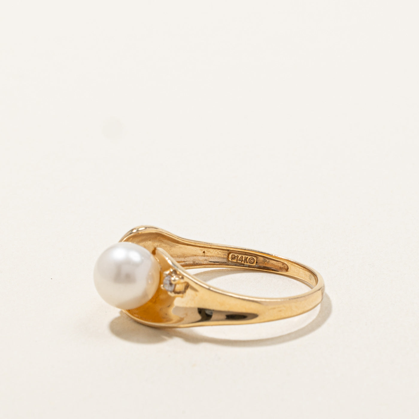 Pearl & Diamond Ring | 0.05ct | SZ 8 |