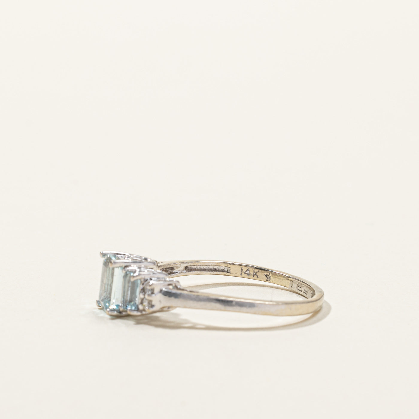 Aquamarine & Diamond Ring | 1.30ctw | 0.10ctw | SZ 10.5 |