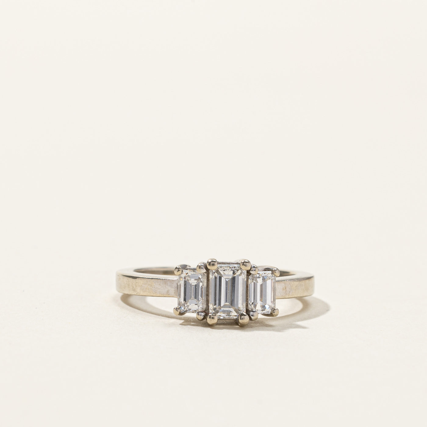 Bague trois diamants | 0,97 ct au total | Taille 6,5 |