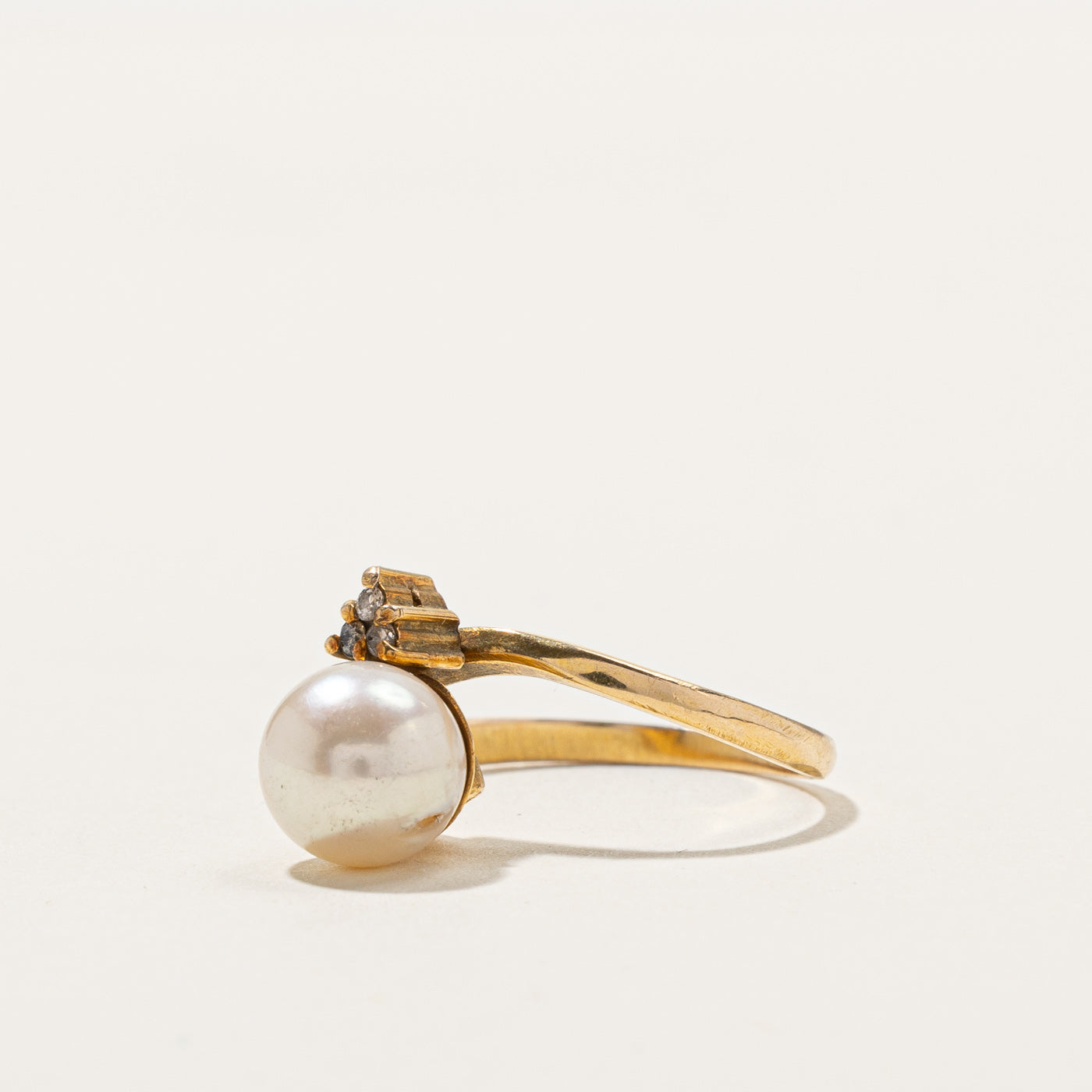 Bypass Pearl & Diamond Ring | 0.03ctw | SZ 6 |