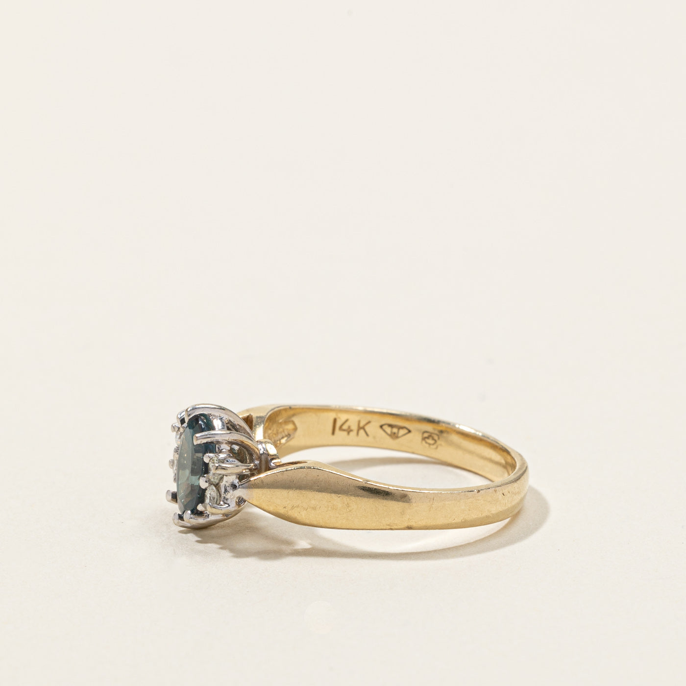 Alexandrite & Diamond Ring | 0.60ct | 0.08ctw | SZ 5 |