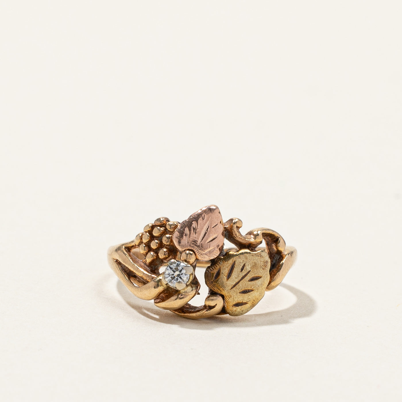 Solitaire Diamond Leaf Design Ring | 0.03ct | SZ 4 |