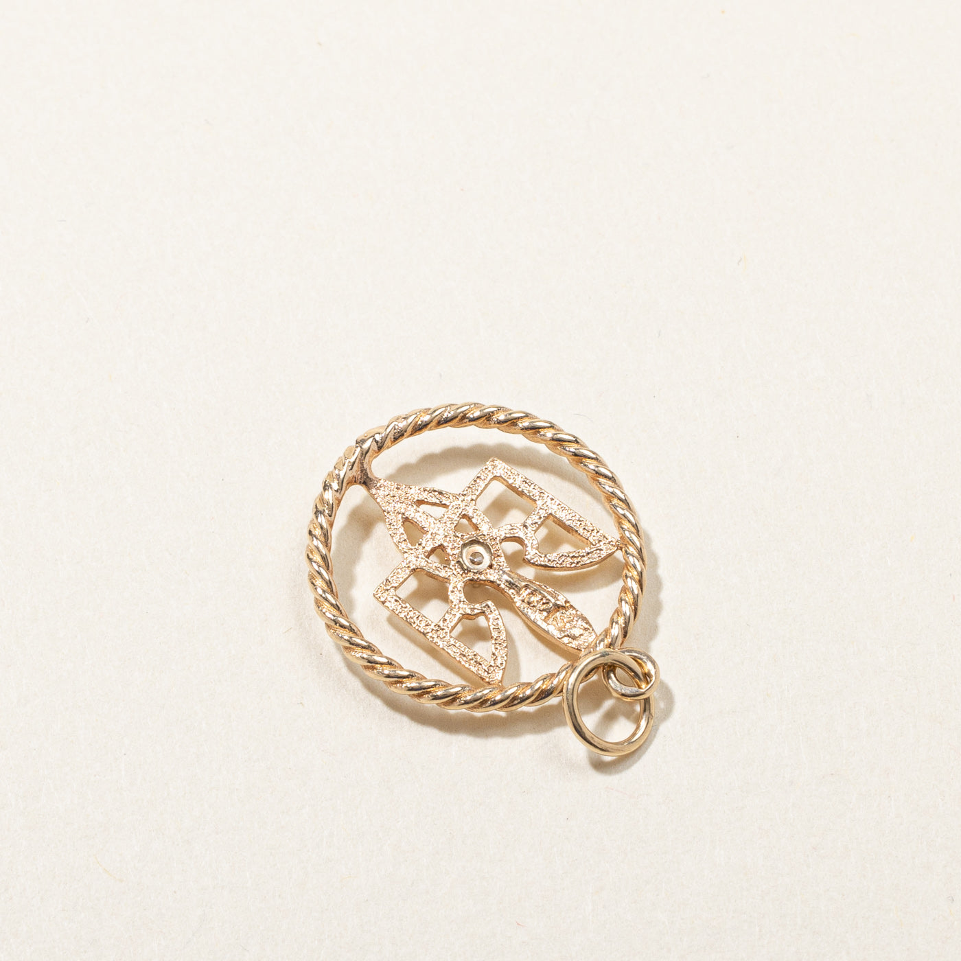 Diamond Textured Pendant | 0.02ct |