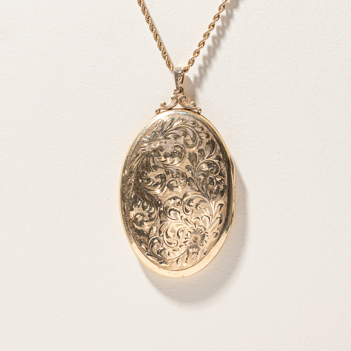 Vintage Locket Necklace | 20"|
