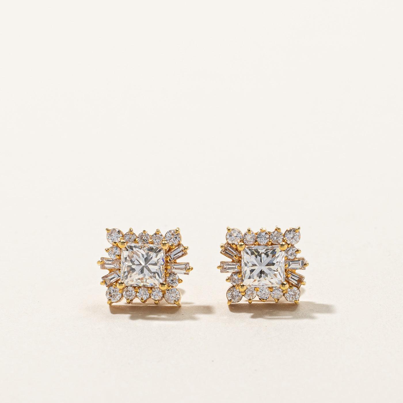 Boucles d'oreilles puces serties de diamants en grappe | 2,44 ct au total |