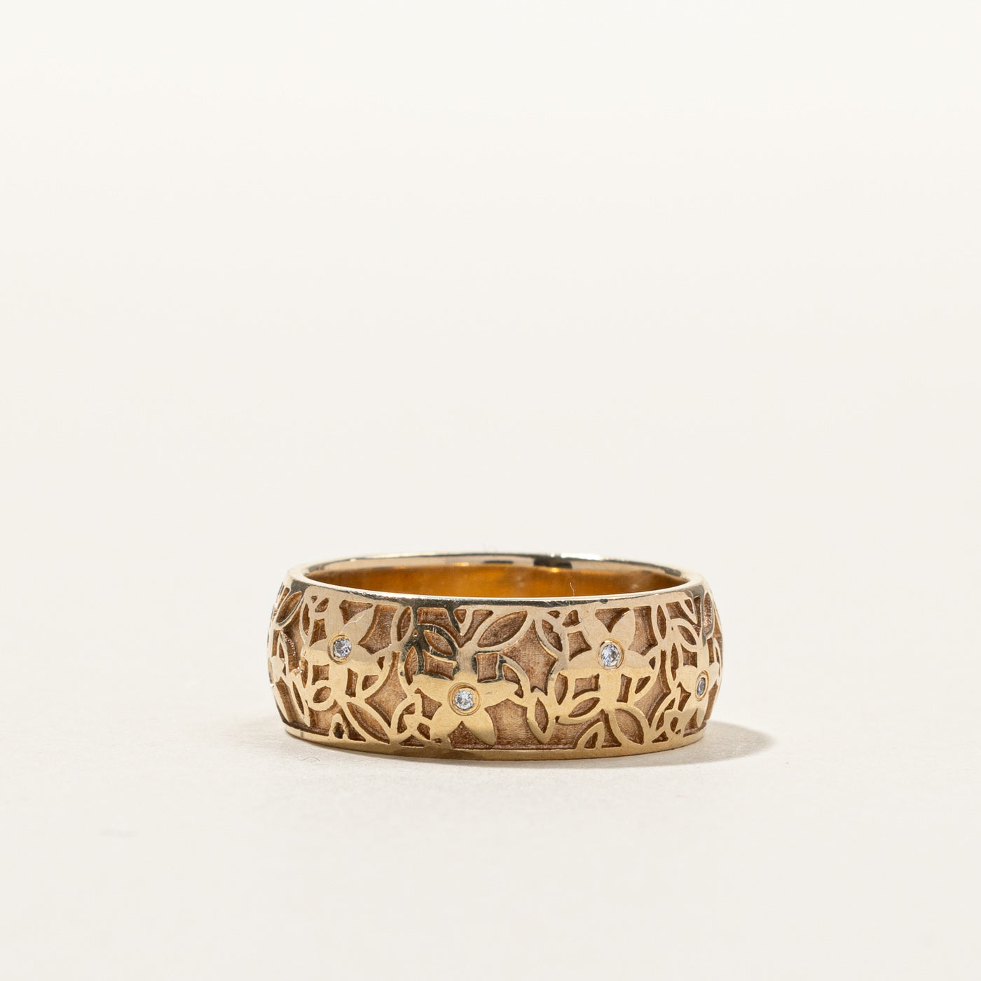 Bague en or texturée sertie de diamants | 0,05 ct | Taille 5,75 |