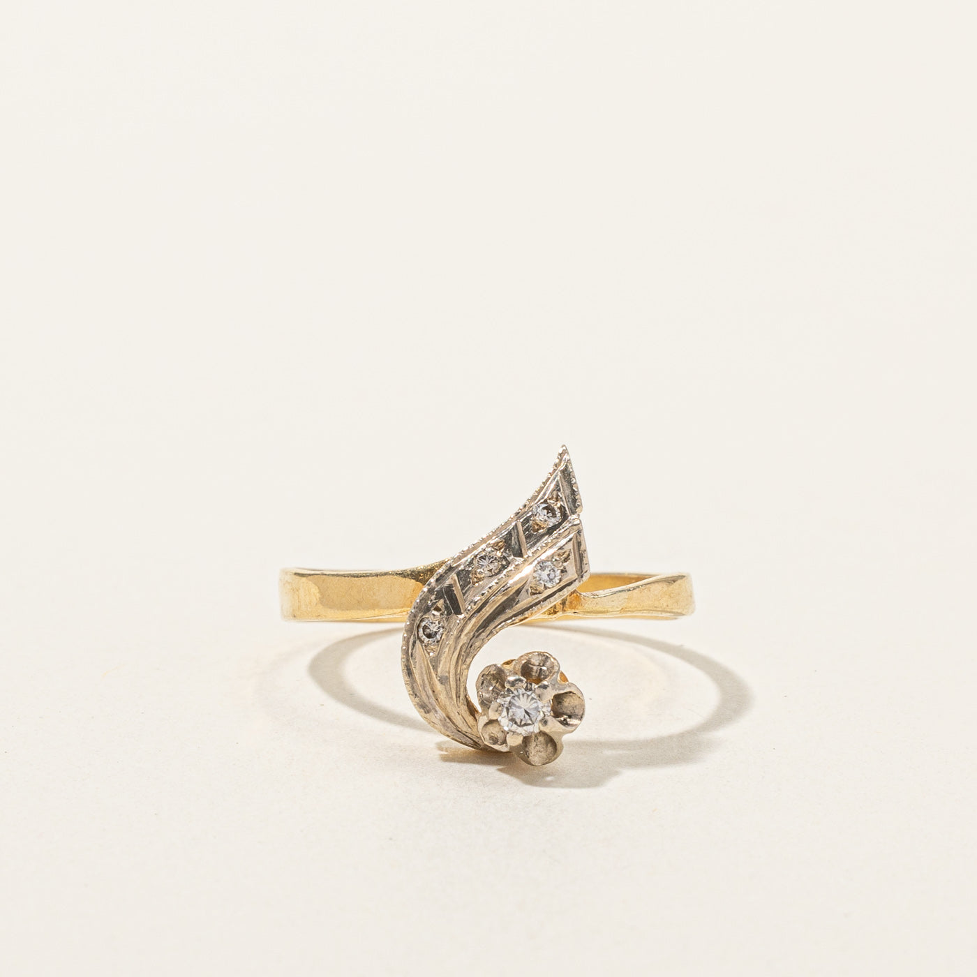 Vintage Floral Swirl Diamond Ring | 0.08ctw | SZ 8 |