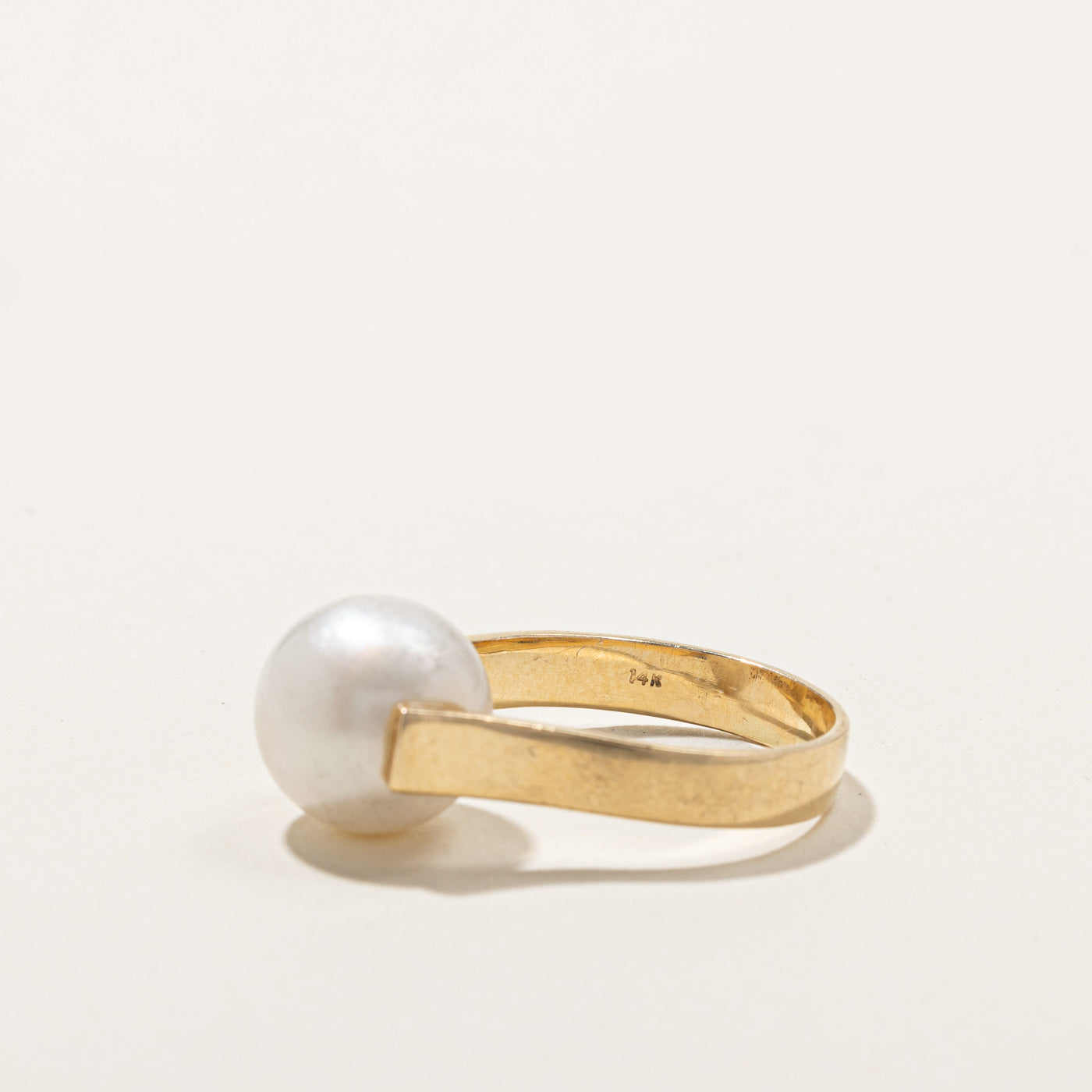 Tension Set Pearl Ring | SZ 7.75 |