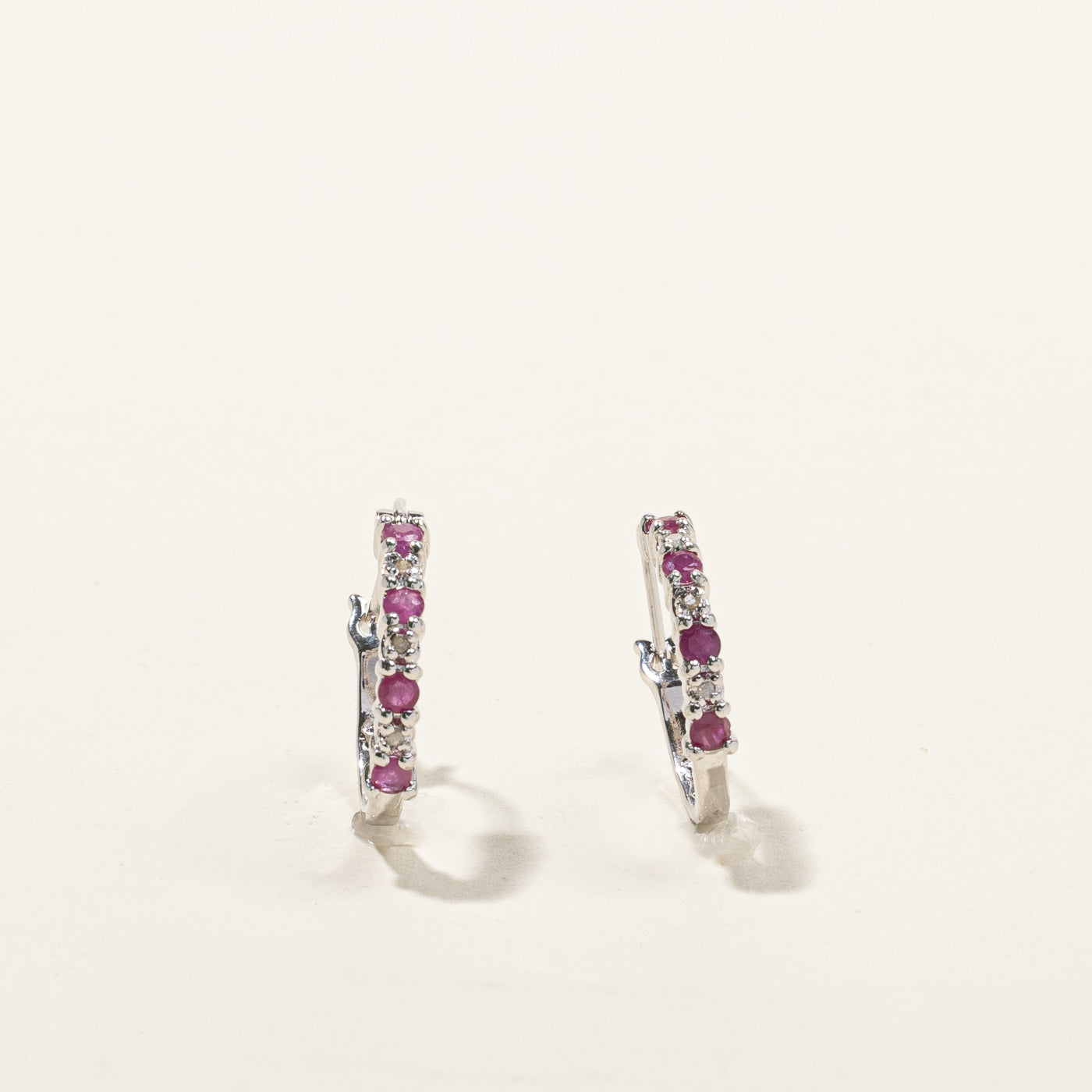 Boucles d'oreilles créoles rubis et diamants | 0,48 ct | 0,03 ct |