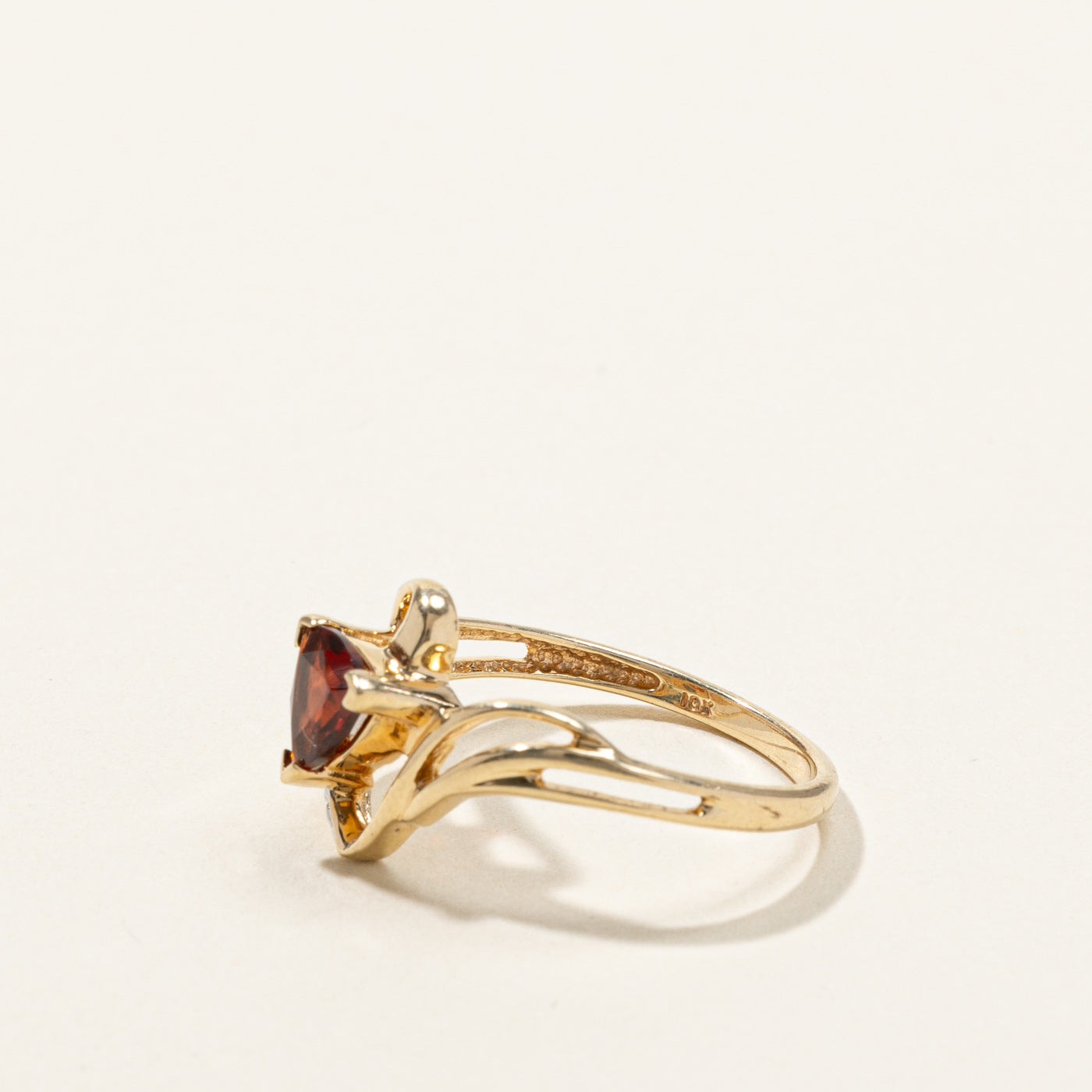 Garnet & Diamond Ring | 0.60ct | 0.01ctw | SZ 7 |
