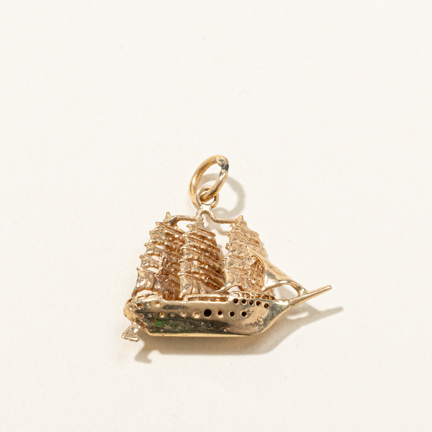 1968 London Gold Boat Pendant