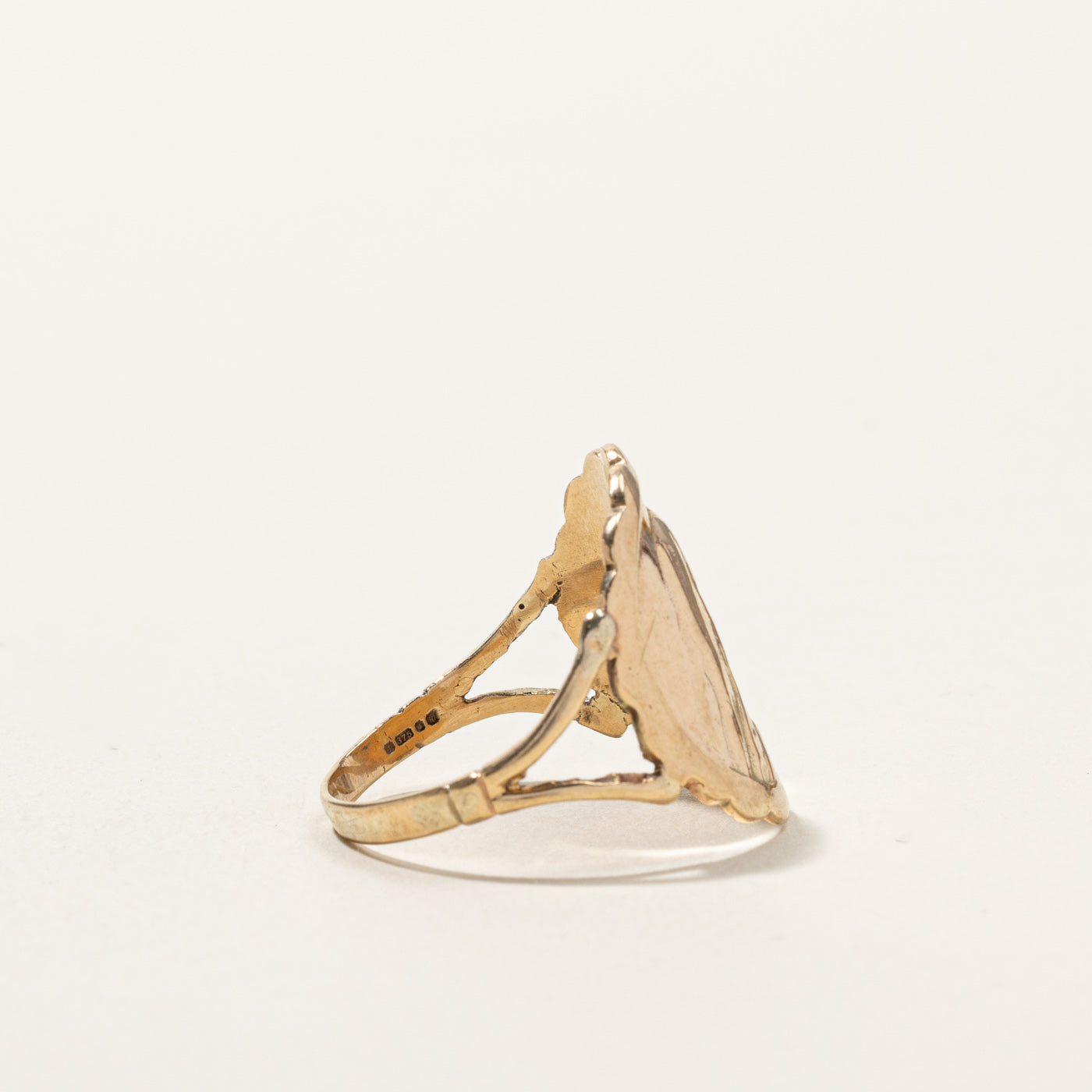 1982 London 9k Vintage Mother Mary Gold Ring | SZ 10.75 |
