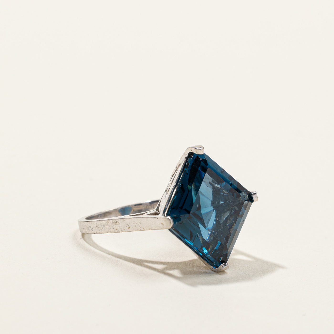 Synthetic Spinel Cocktail Ring | 13.00ct | SZ 6.75 |
