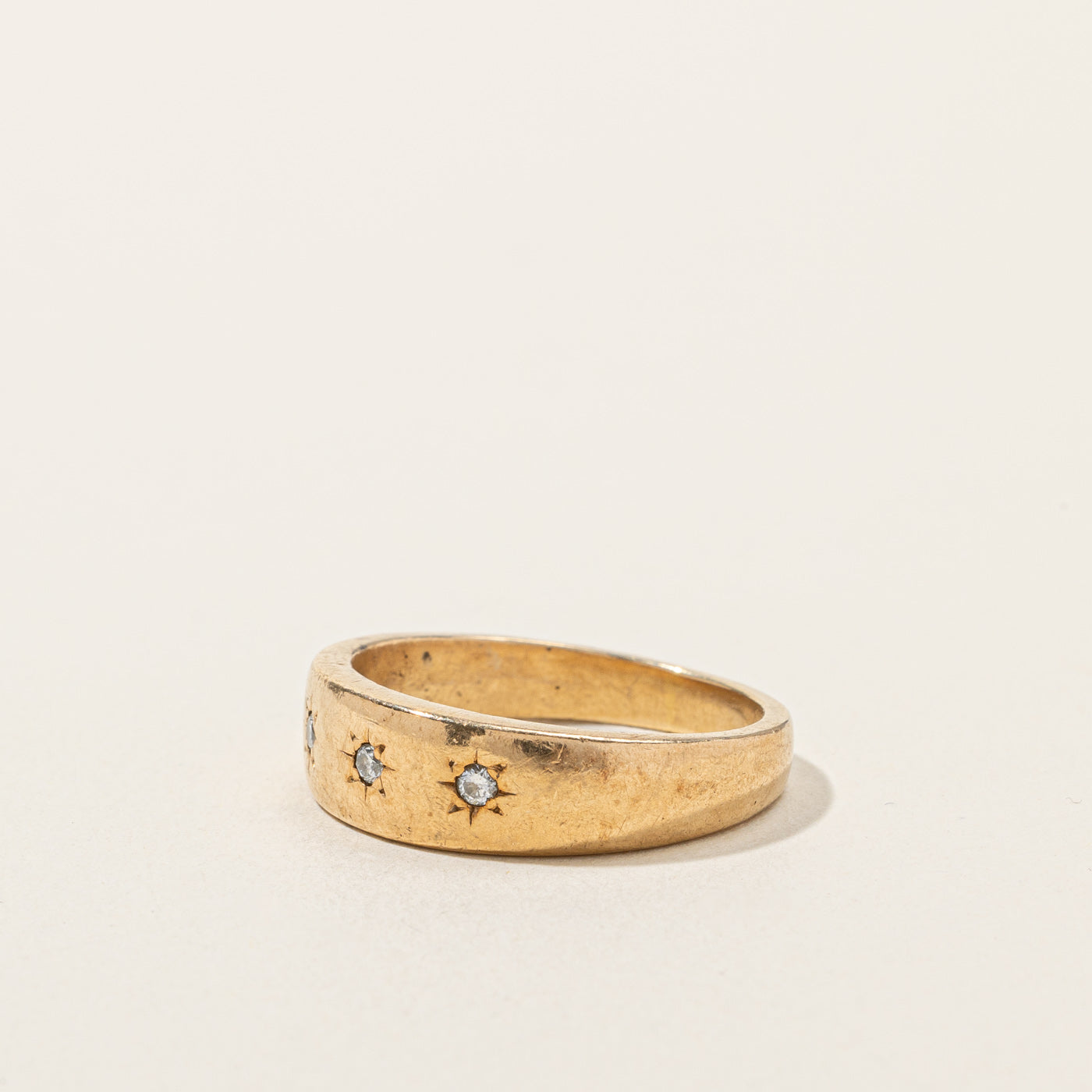 Bague trois diamants en forme d'étoile | 0,09 ct au total | Taille 8,75 |