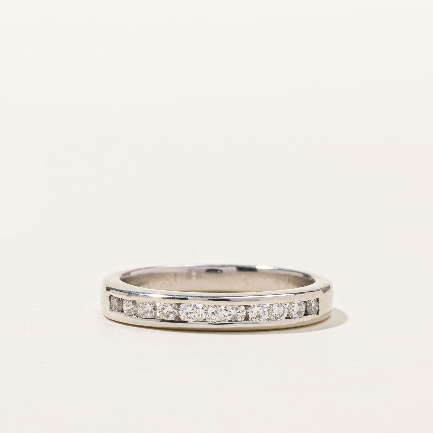 Bague sertie de diamants en canal | 0,22 ct | Taille 3,75 |