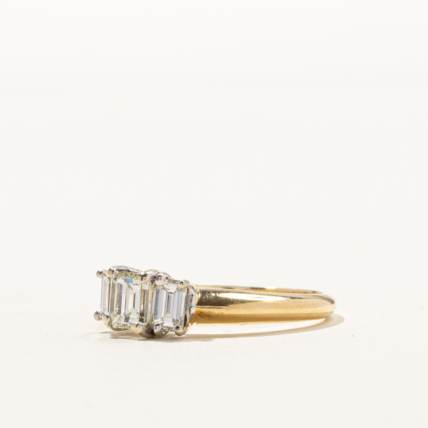 Bague de fiançailles trois diamants taille émeraude | 1,03 ct | Taille 6,75 |