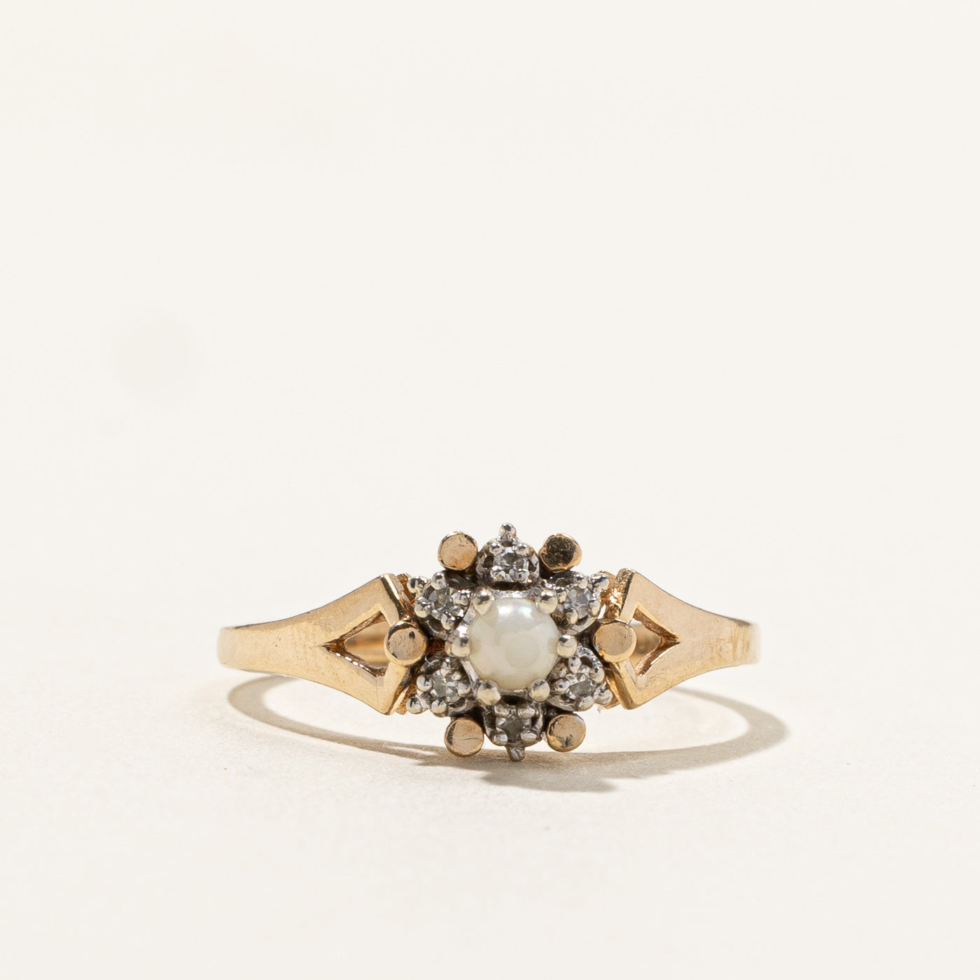 Pearl & Diamond Cocktail Ring | 0.03ctw | SZ 5.5 |