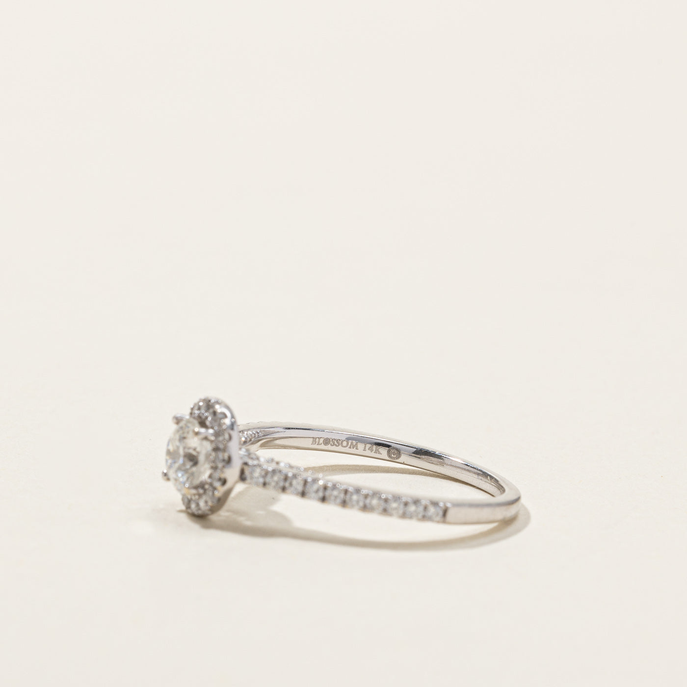 Halo Diamond Engagement Ring | 0.92ctw | SZ 6 |