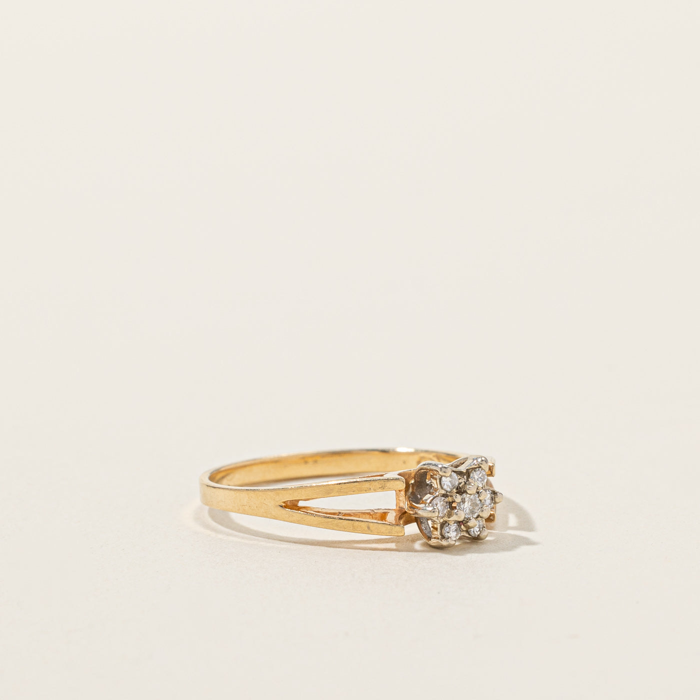 Cluster Diamond Ring | 0.08ctw | SZ 6 |